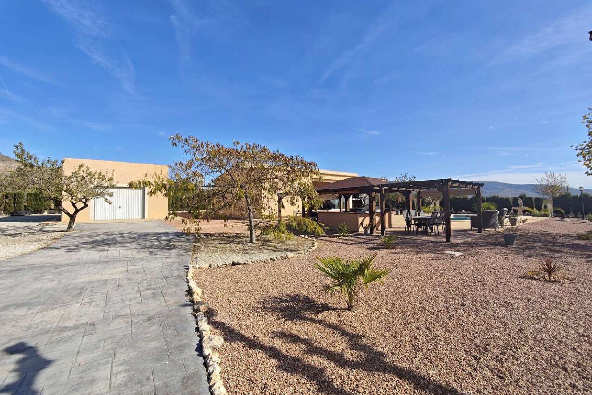 Revente - Villa -
Sax - Inland