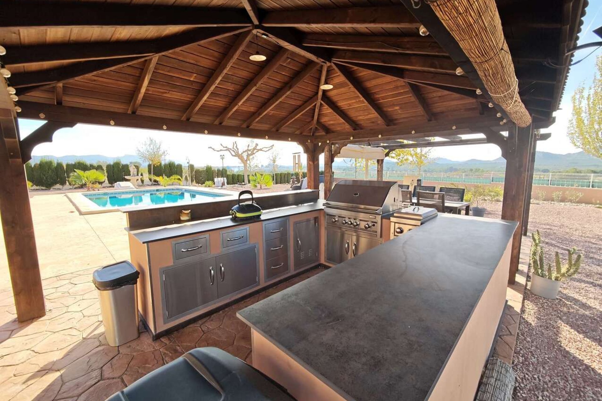 Revente - Villa -
Sax - Inland