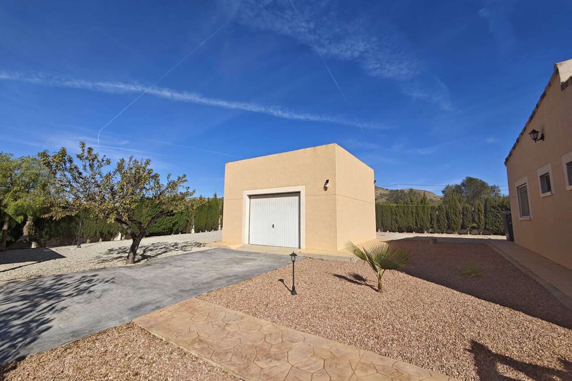 Revente - Villa -
Sax - Inland