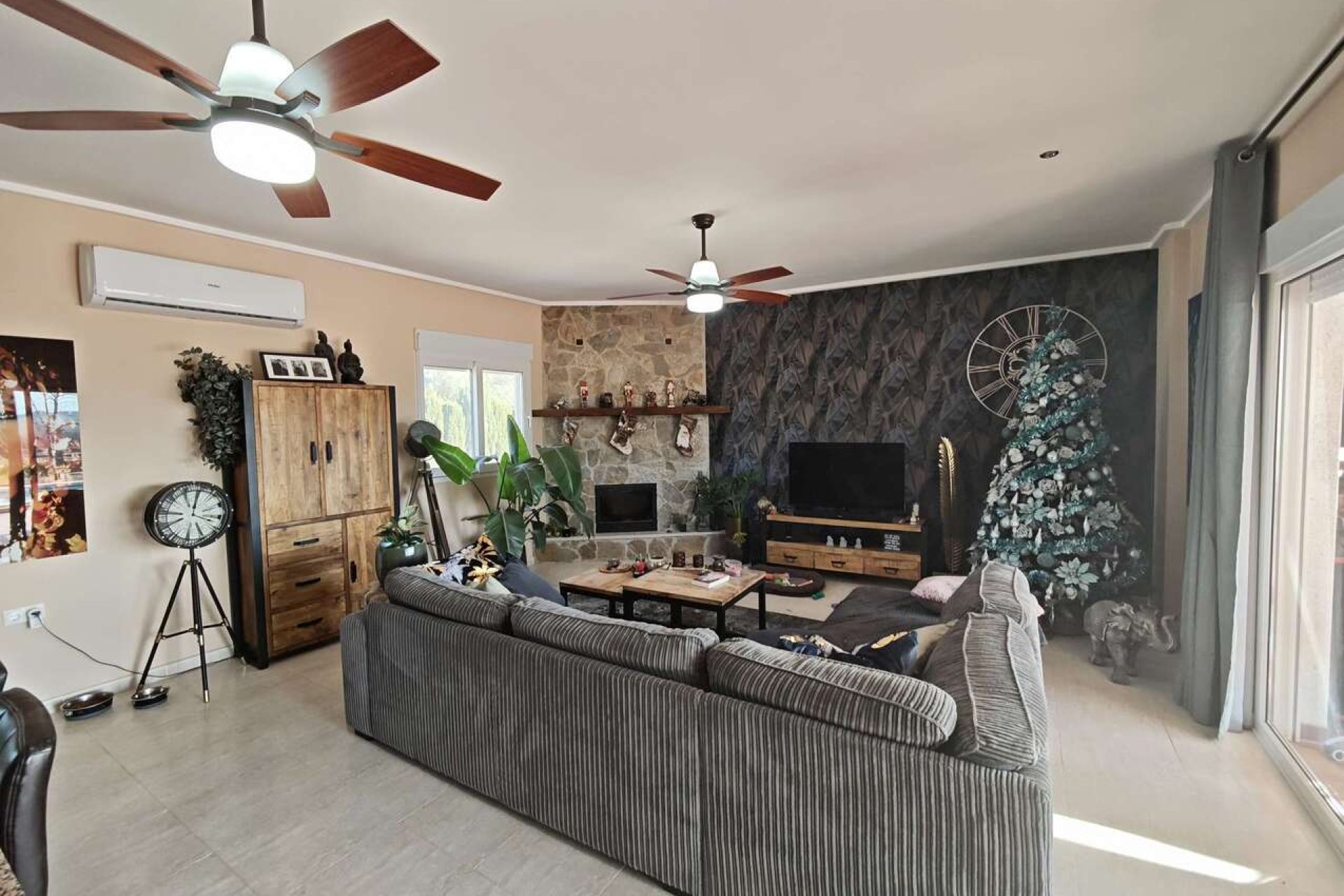 Revente - Villa -
Sax - Inland