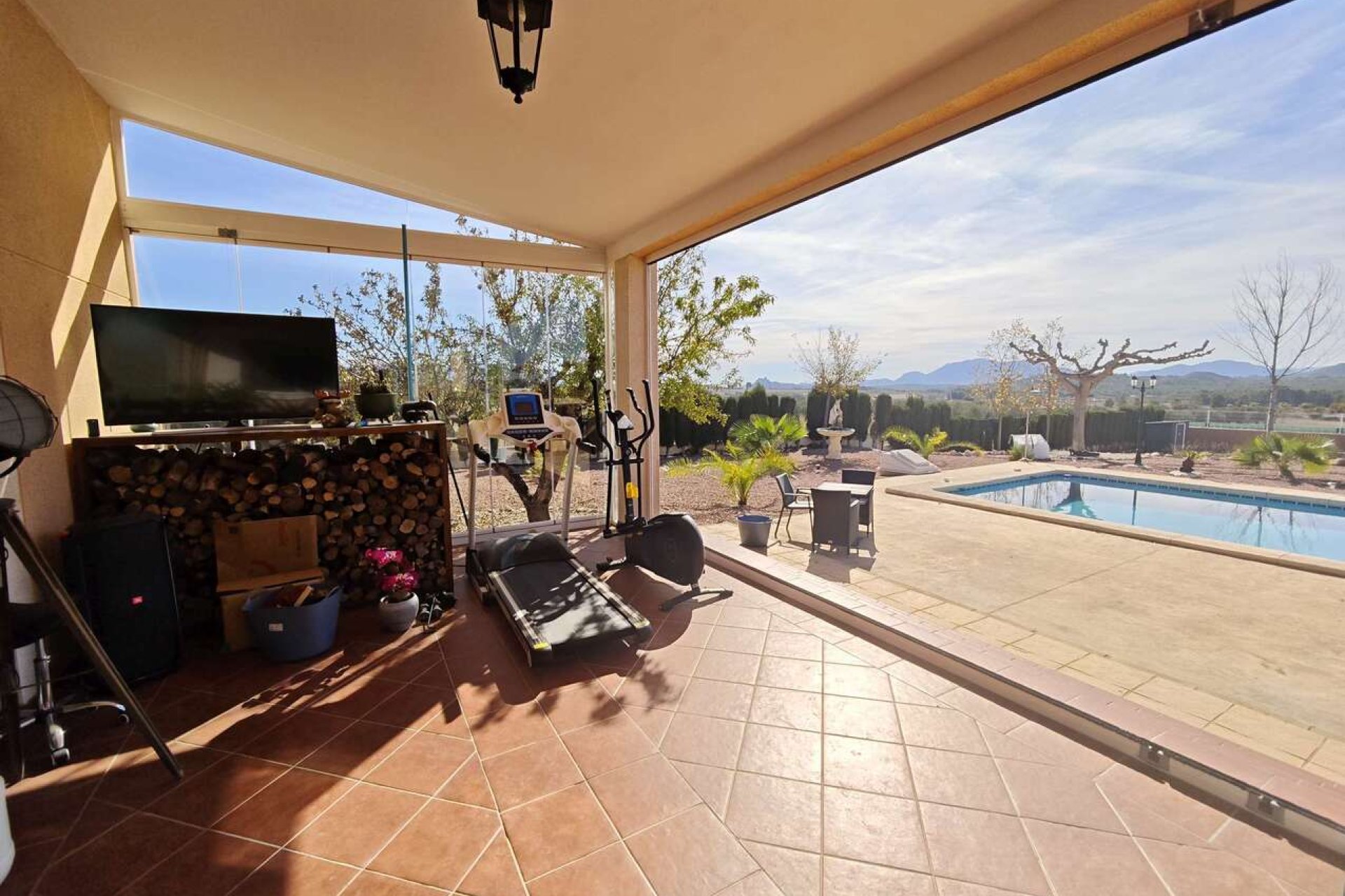 Revente - Villa -
Sax - Inland