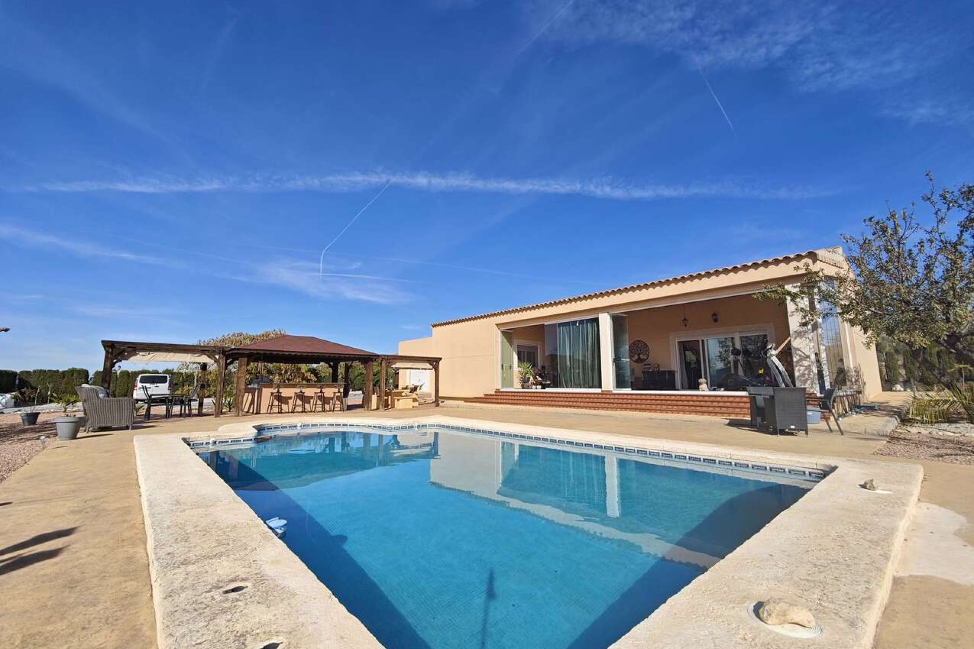 Revente - Villa -
Sax - Inland