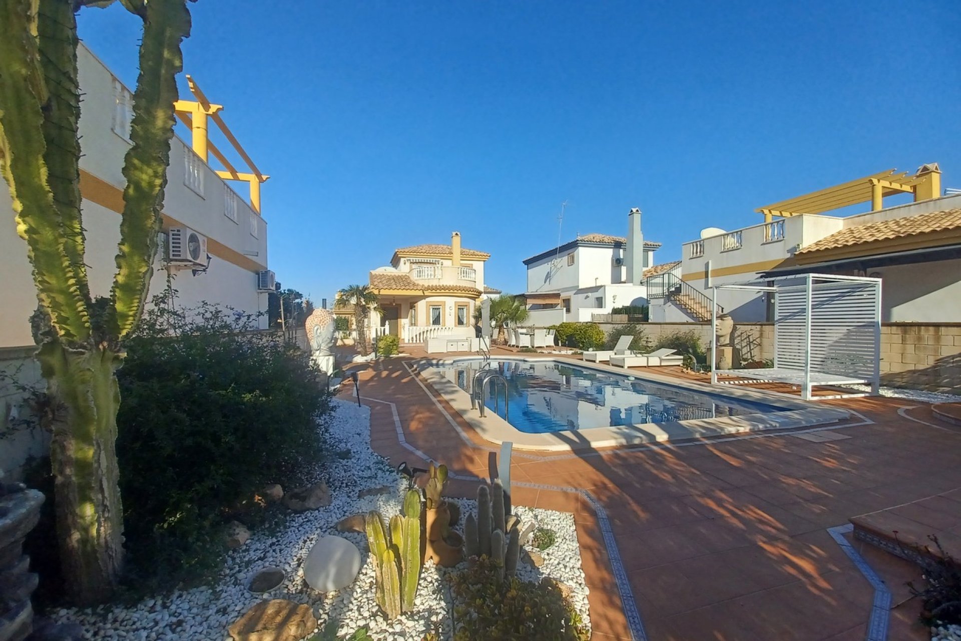 Revente - Villa -
Sucina - Inland