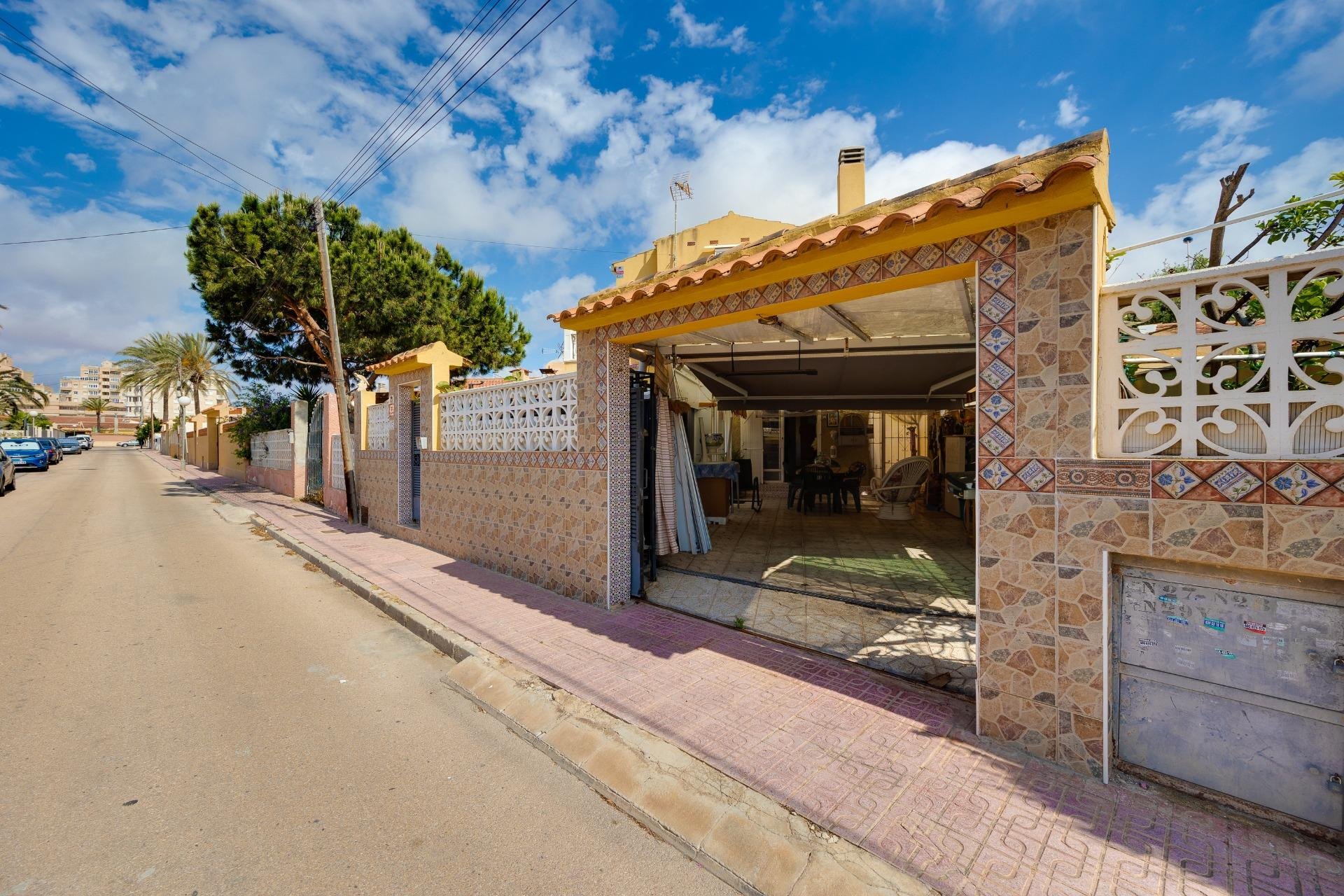 Revente - Villa -
Torrevieja - Aguas Nuevas