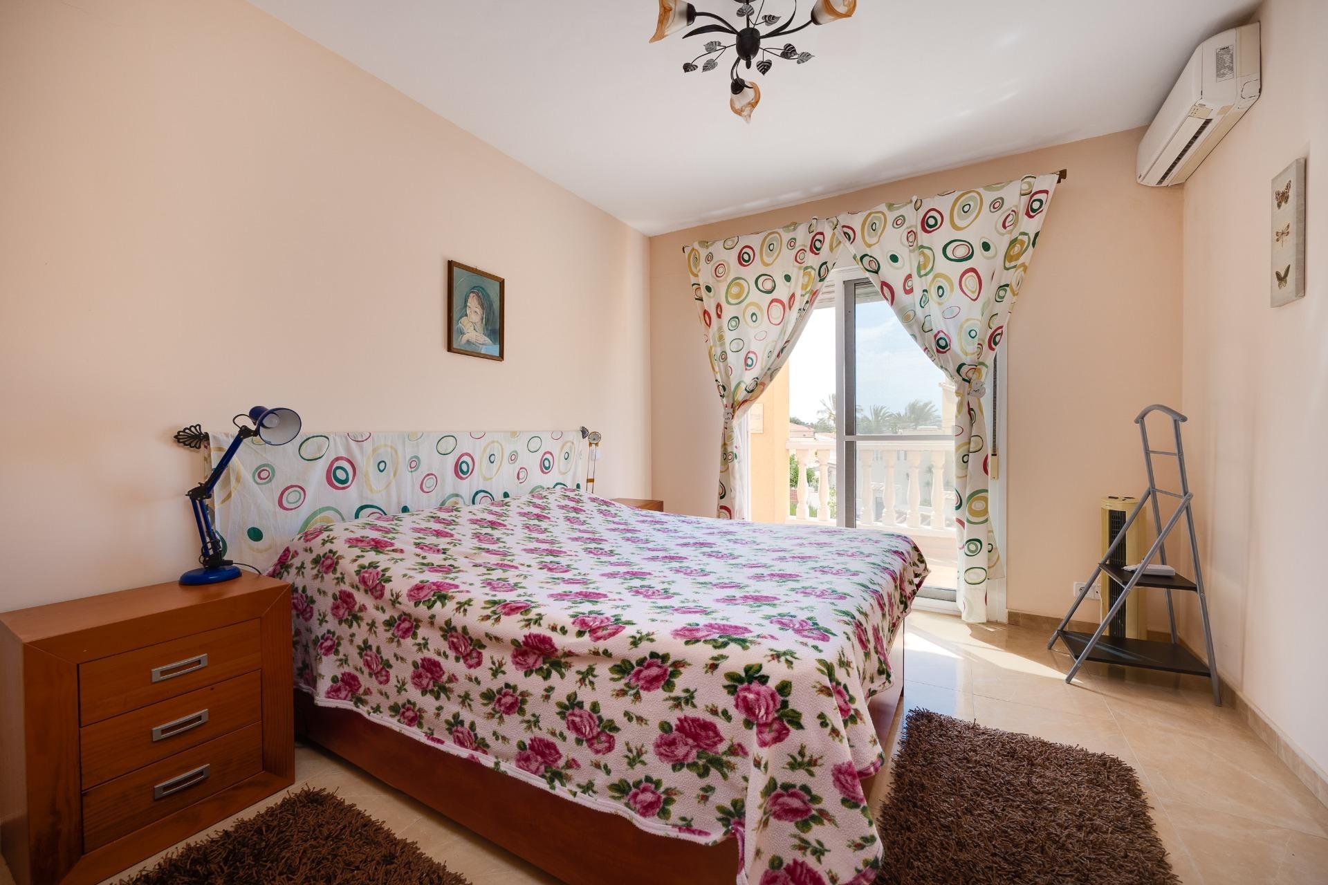 Revente - Villa -
Torrevieja - Aguas Nuevas