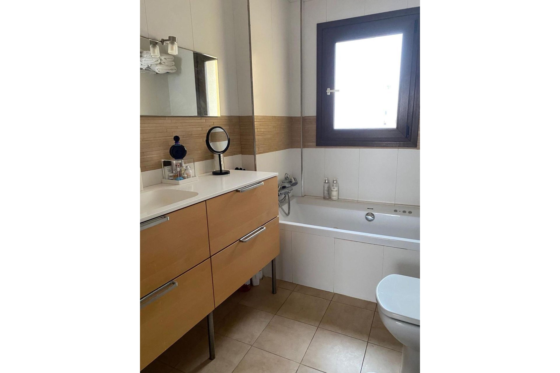 Revente - Villa -
Torrevieja - Centro - Muelle Pesquero