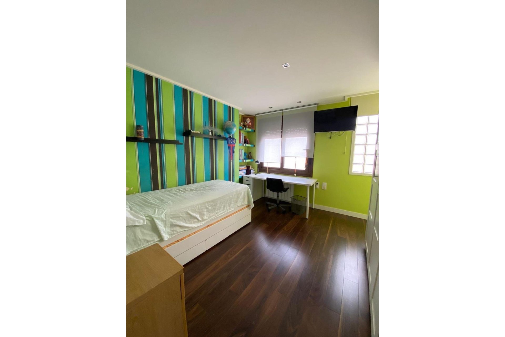 Revente - Villa -
Torrevieja - Centro - Muelle Pesquero