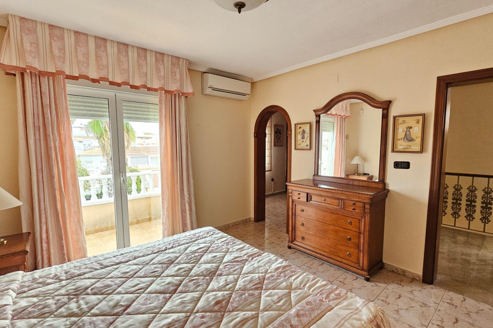 Revente - Villa -
Torrevieja - El Chaparral