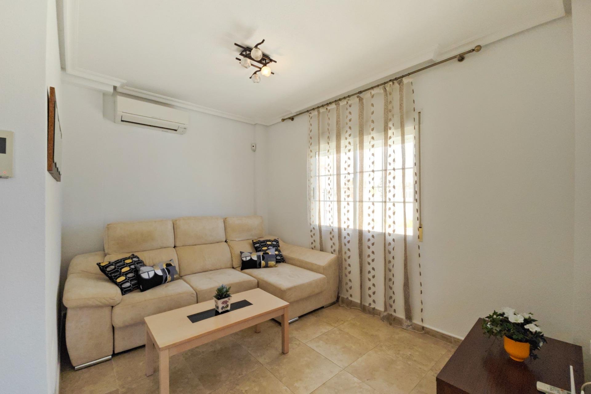 Revente - Villa -
Torrevieja - La Mata