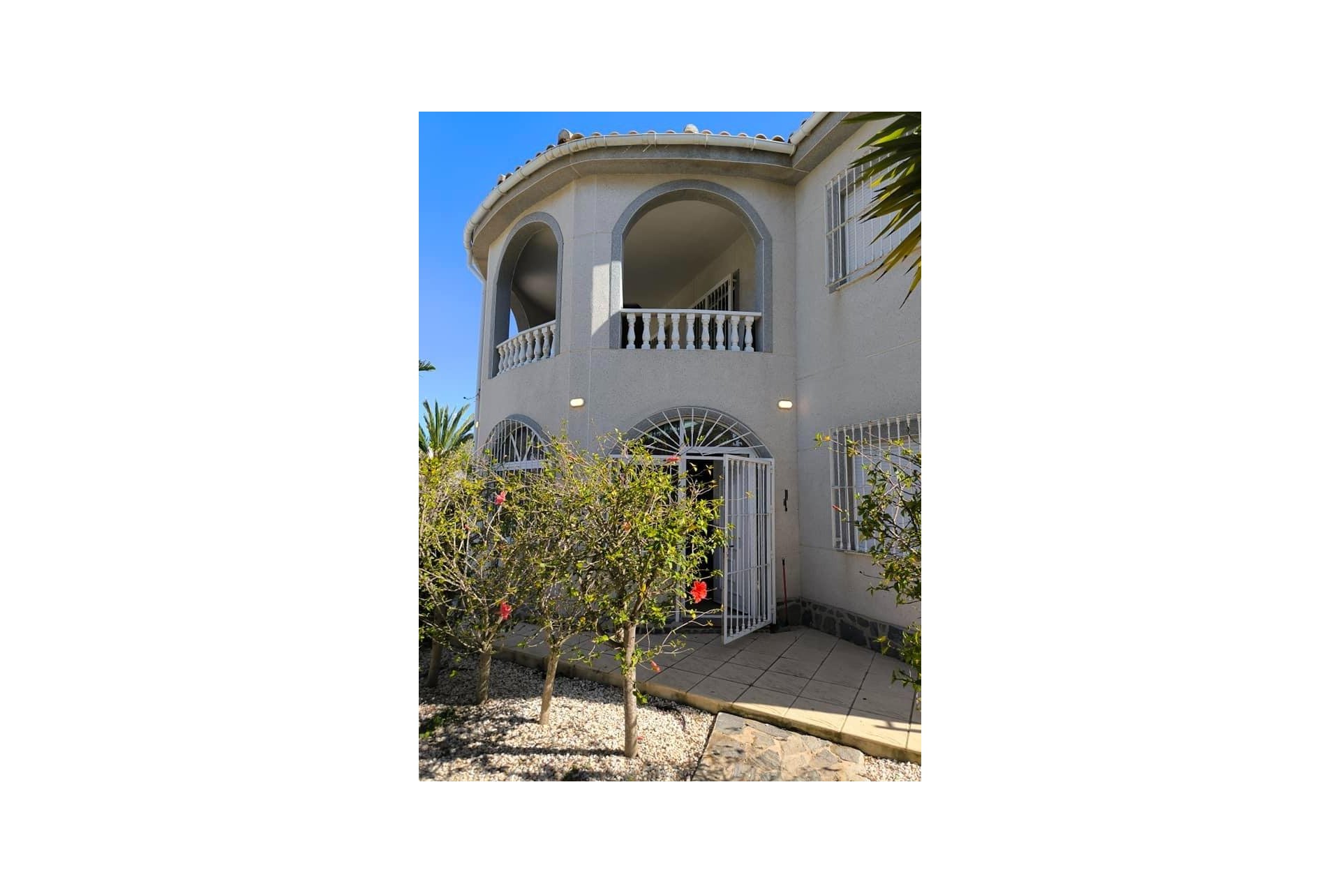 Revente - Villa -
Torrevieja - La Siesta