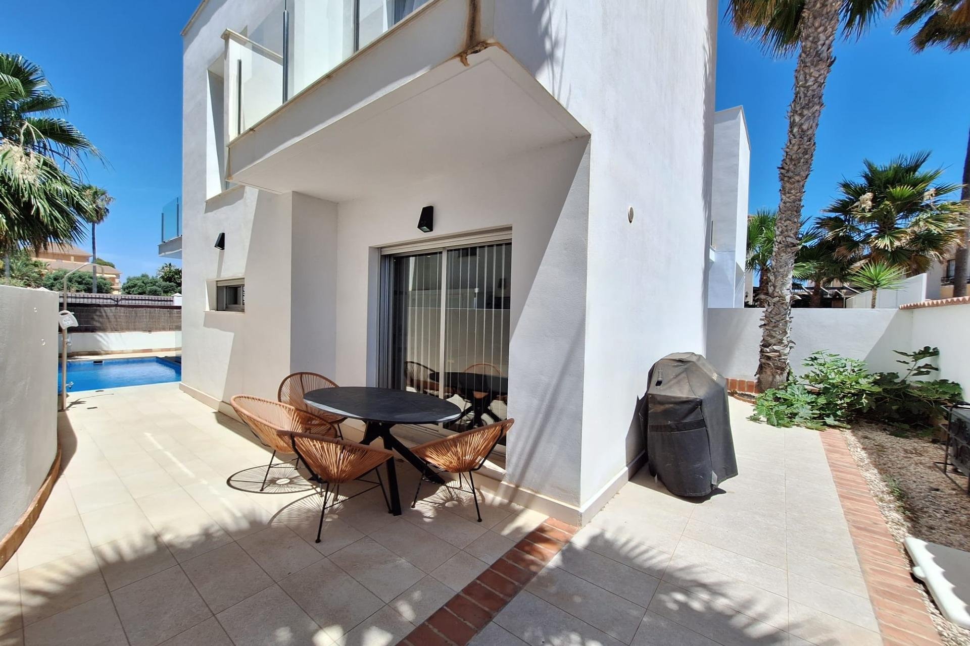 Revente - Villa -
Torrevieja - Los Frutales