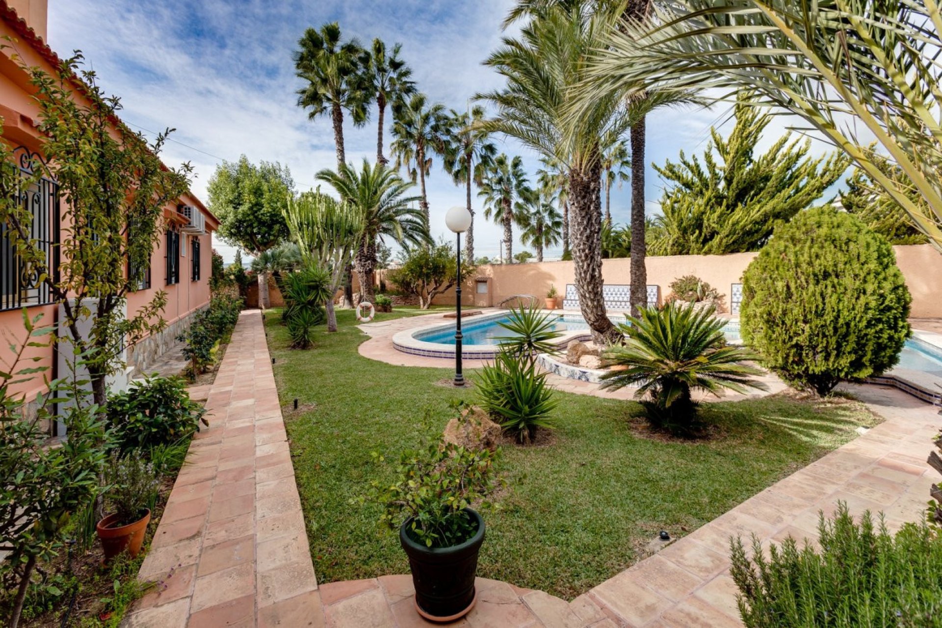 Revente - Villa -
Torrevieja - San Luis