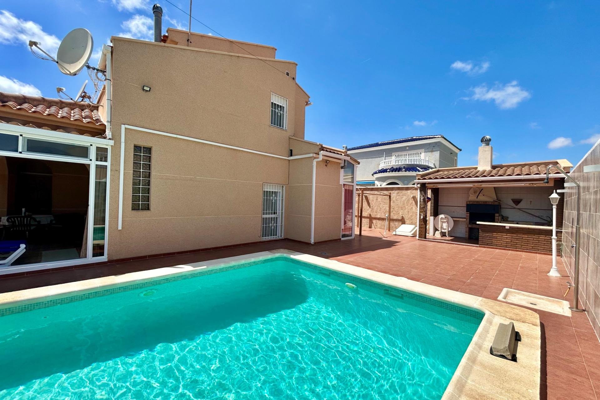 Revente - Villa -
Torrevieja - San Luis