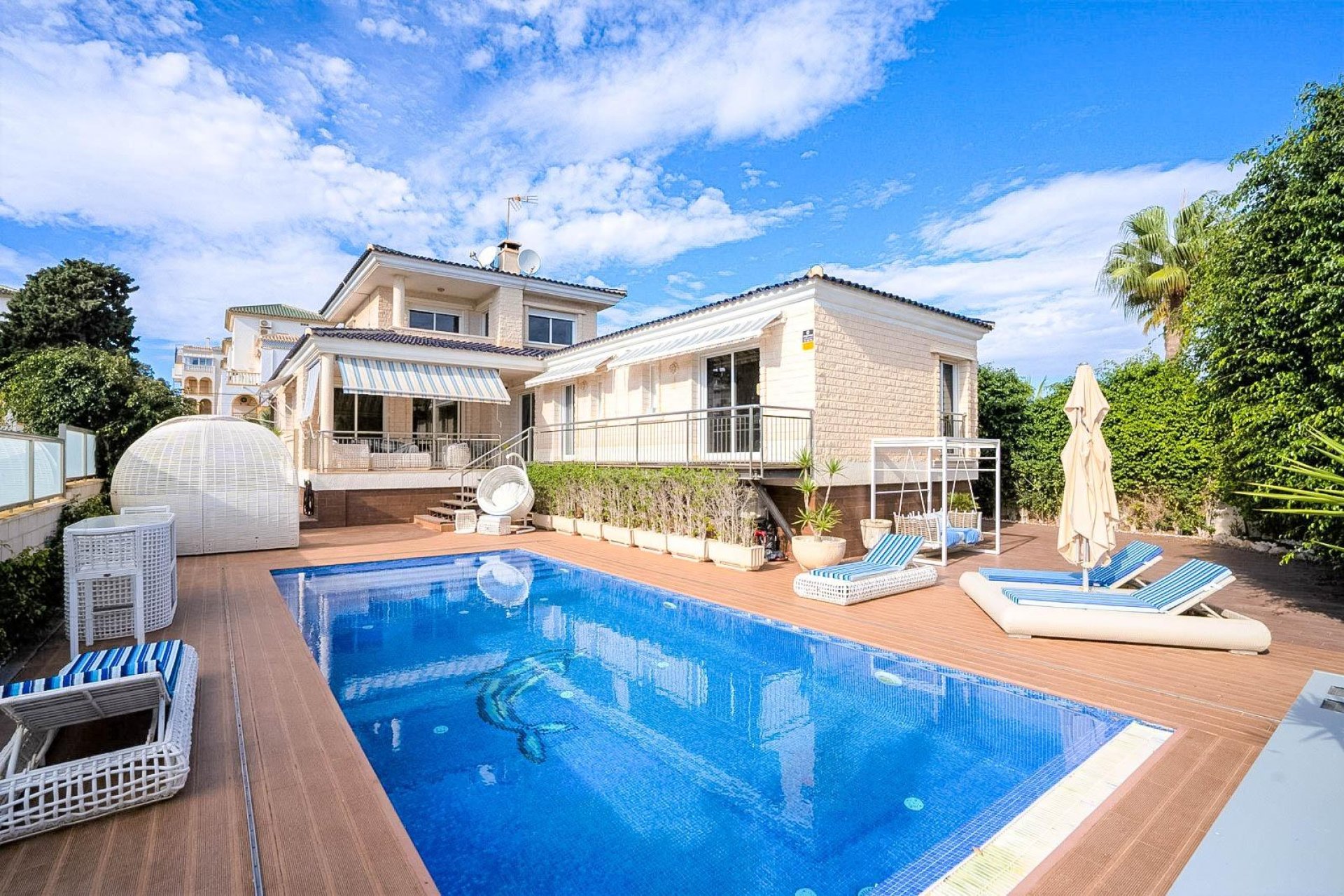 Revente - Villa -
Torrevieja - Torre La Mata