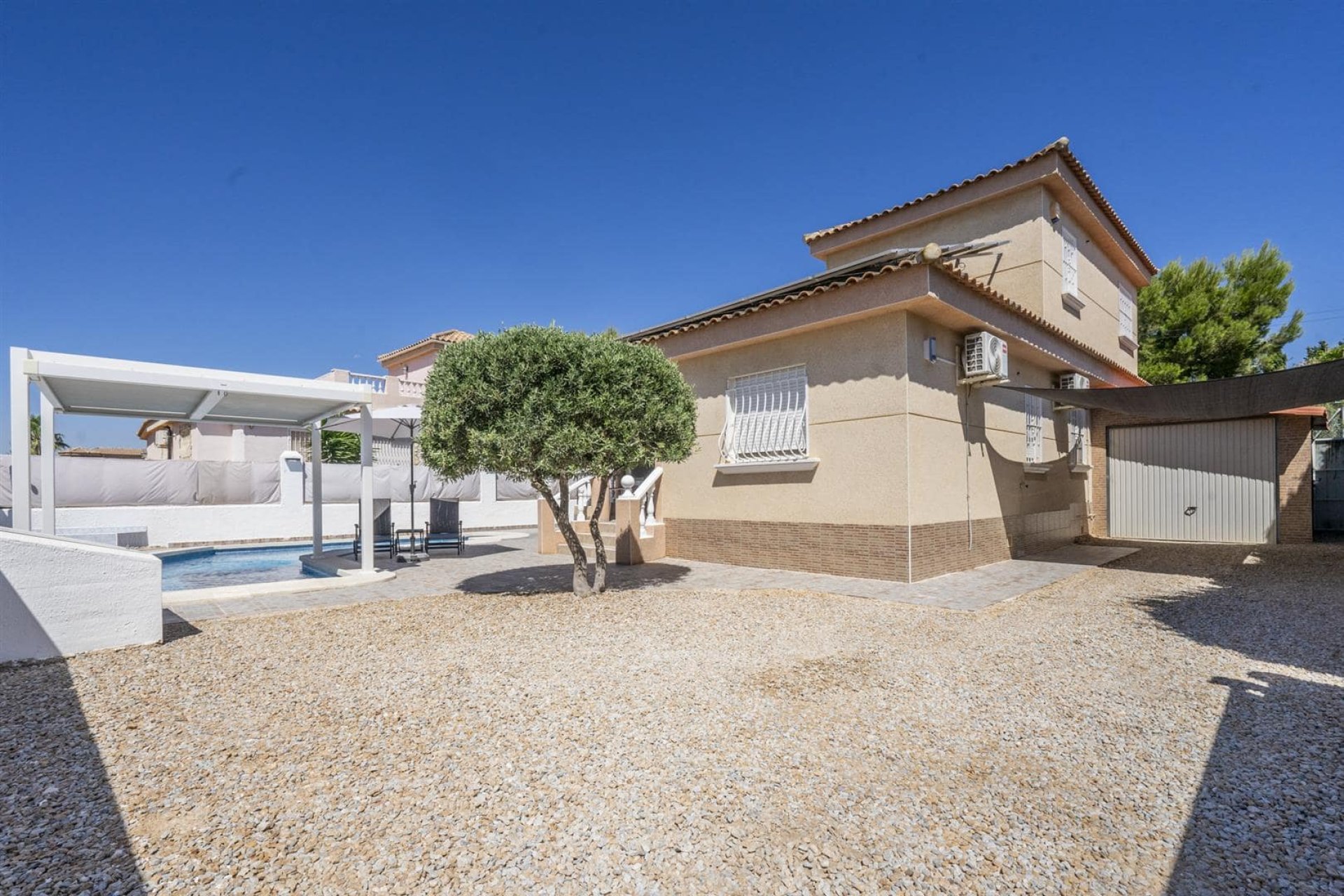 Revente - Villa -
Valle Del Sol - Inland