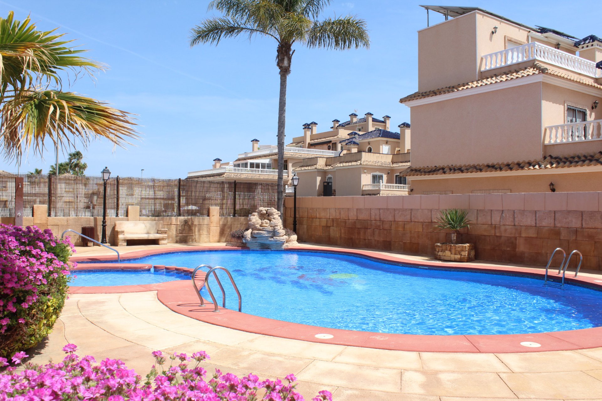 Revente - Villa -
Villamartin - Costa Blanca