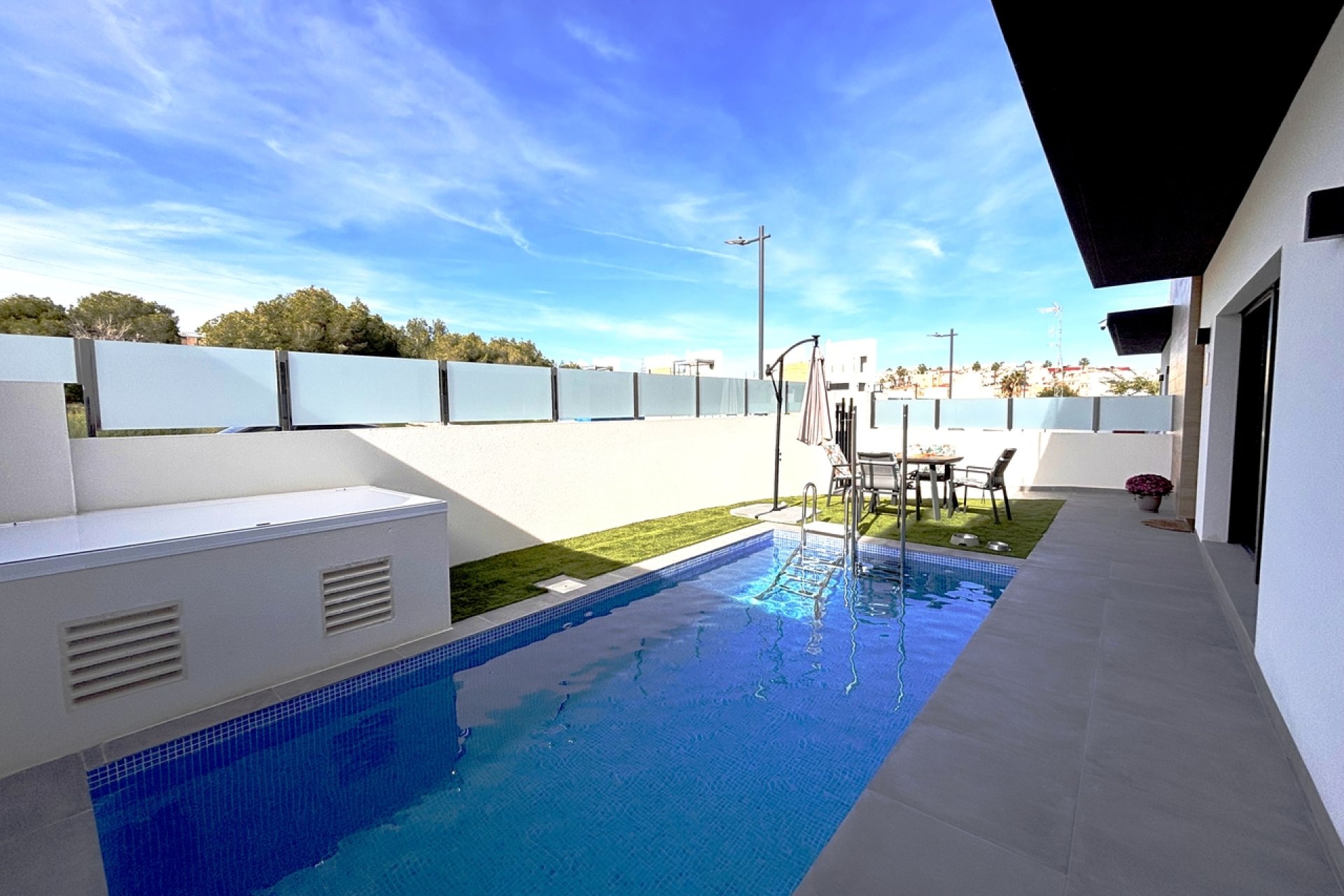 Revente - Villa -
Villamartin - Costa Blanca