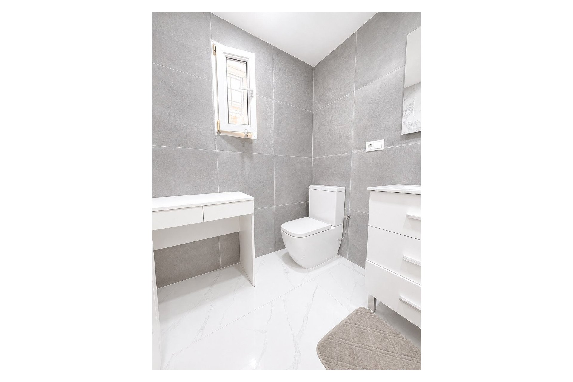 Revente - Villa -
Villamartin - Costa Blanca