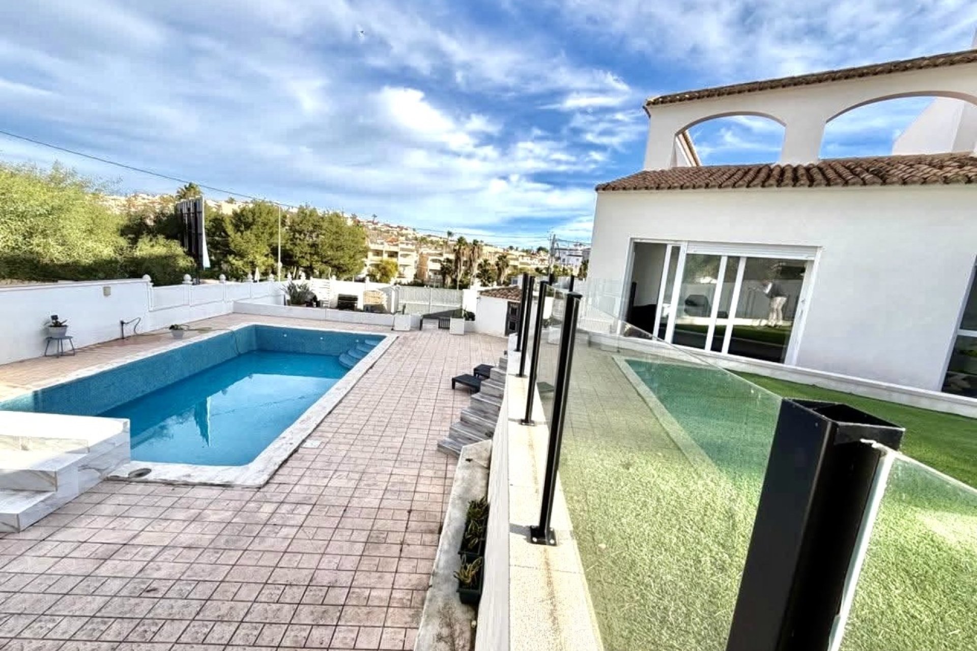 Revente - Villa -
Villamartin - Costa Blanca