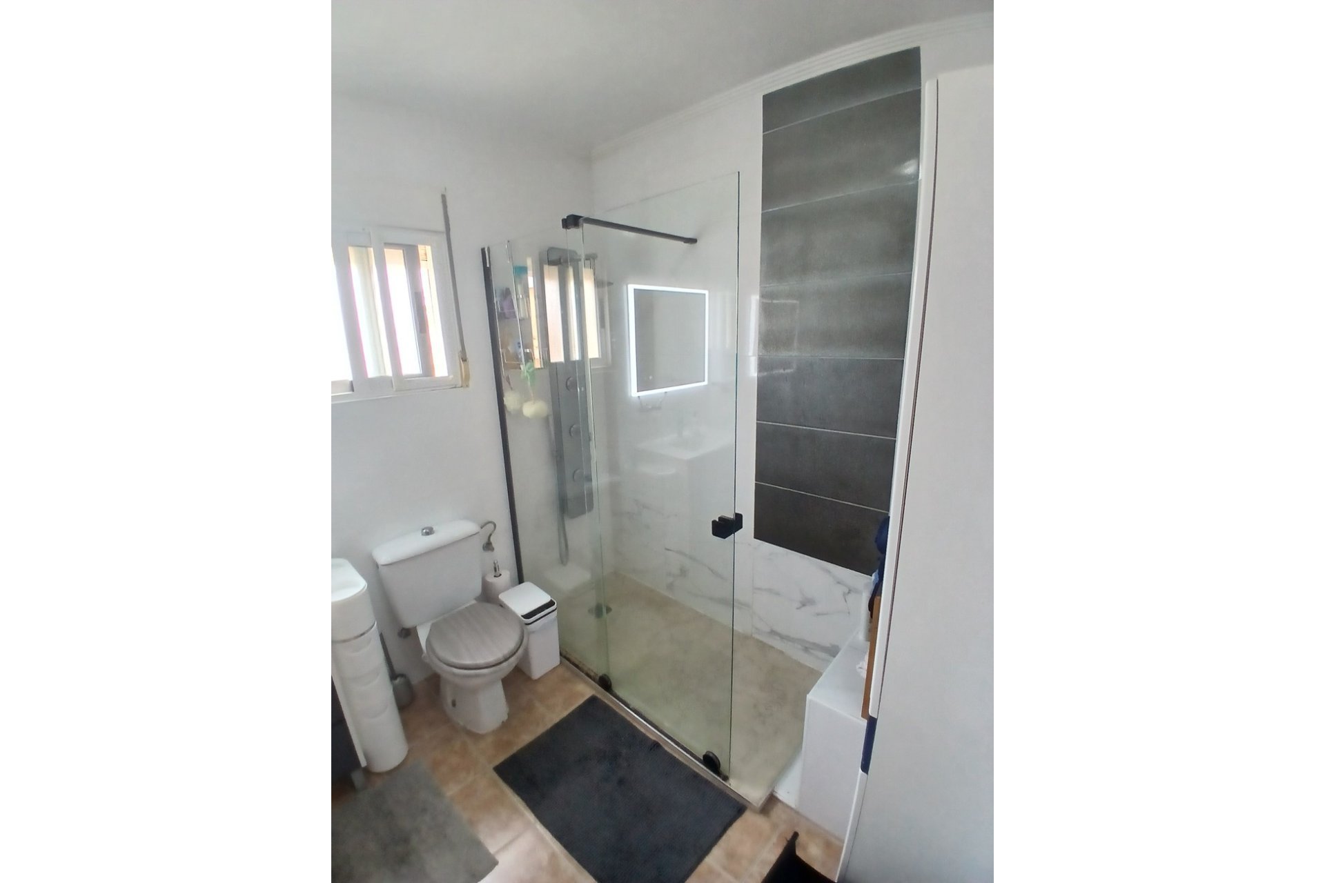 Revente - Villa -
Villamartin - Costa Blanca