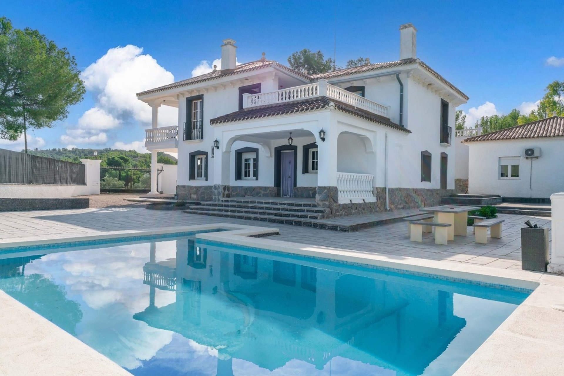 Revente - Villa -
Yecla - Inland