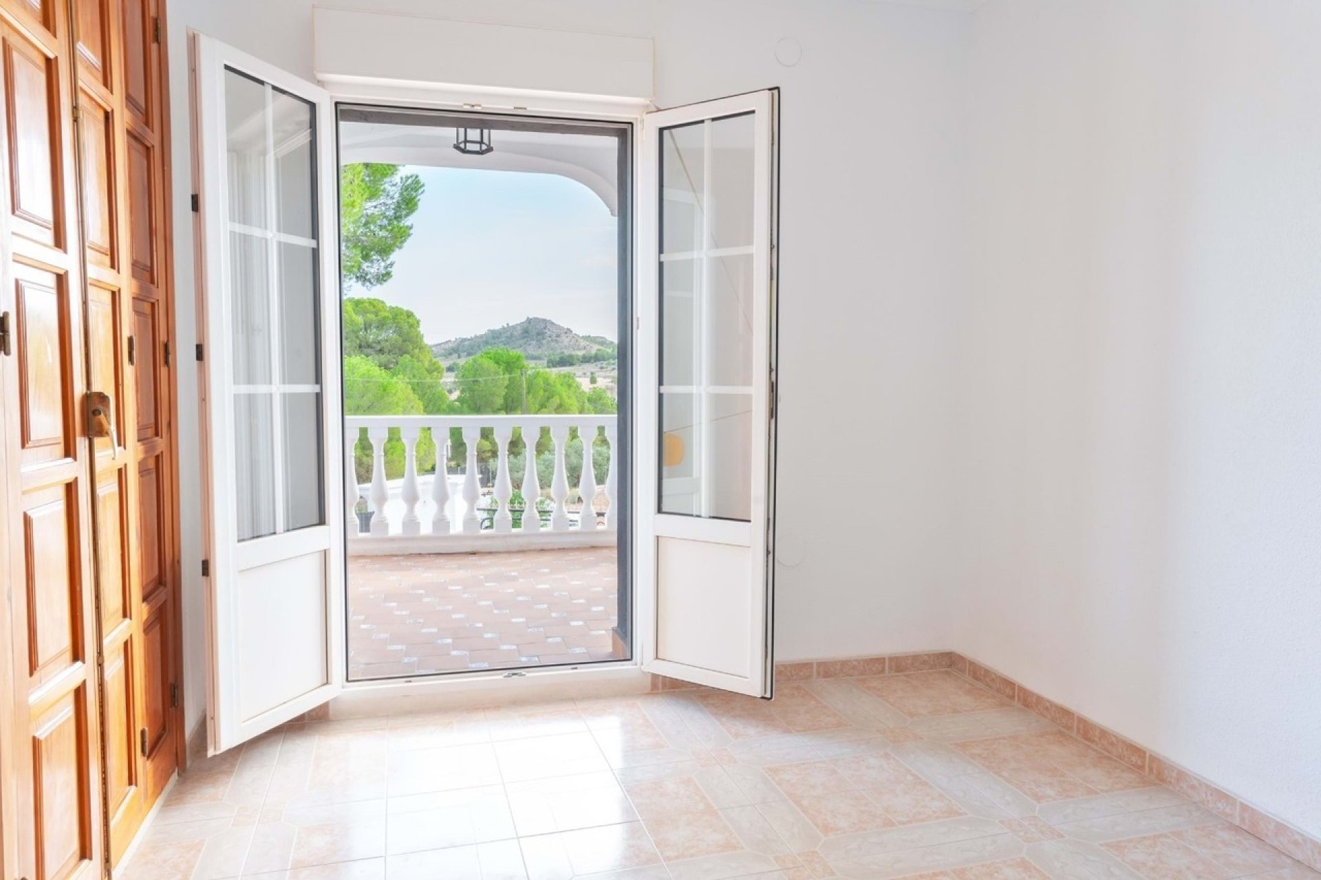 Revente - Villa -
Yecla - Inland