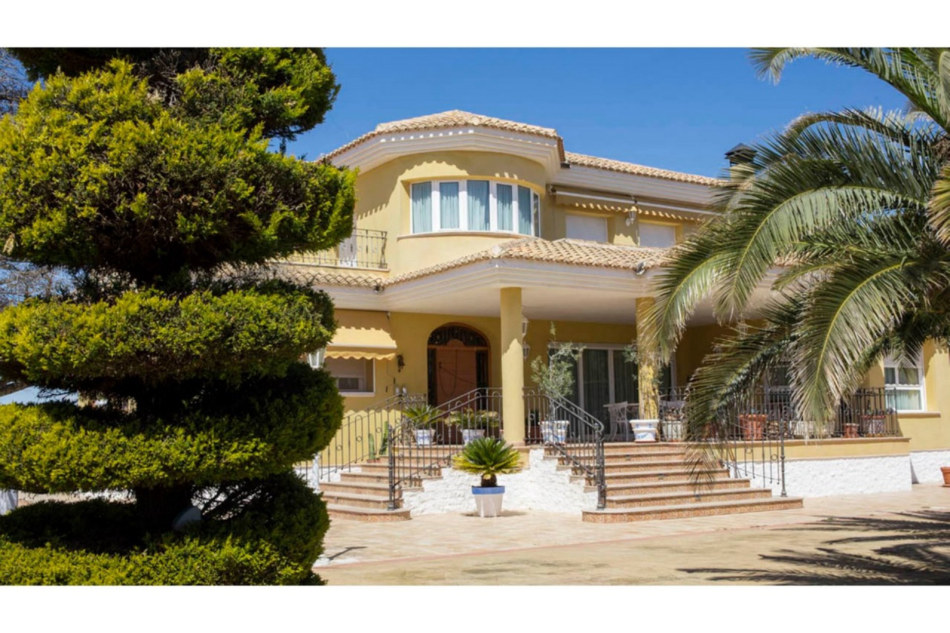 Revente - Villa -
Yecla - Inland