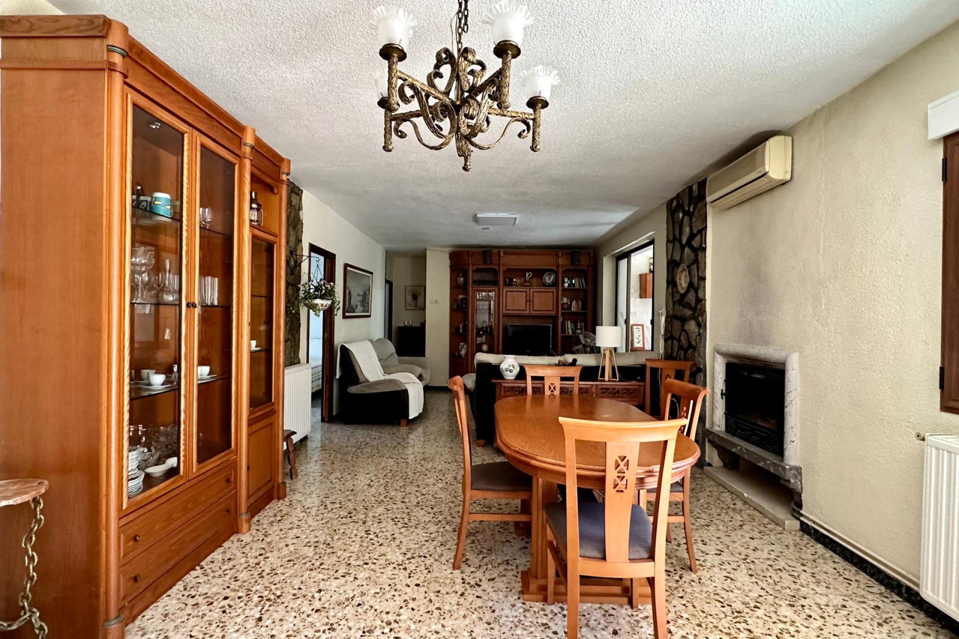 Revente - Villa -
Yecla - Inland