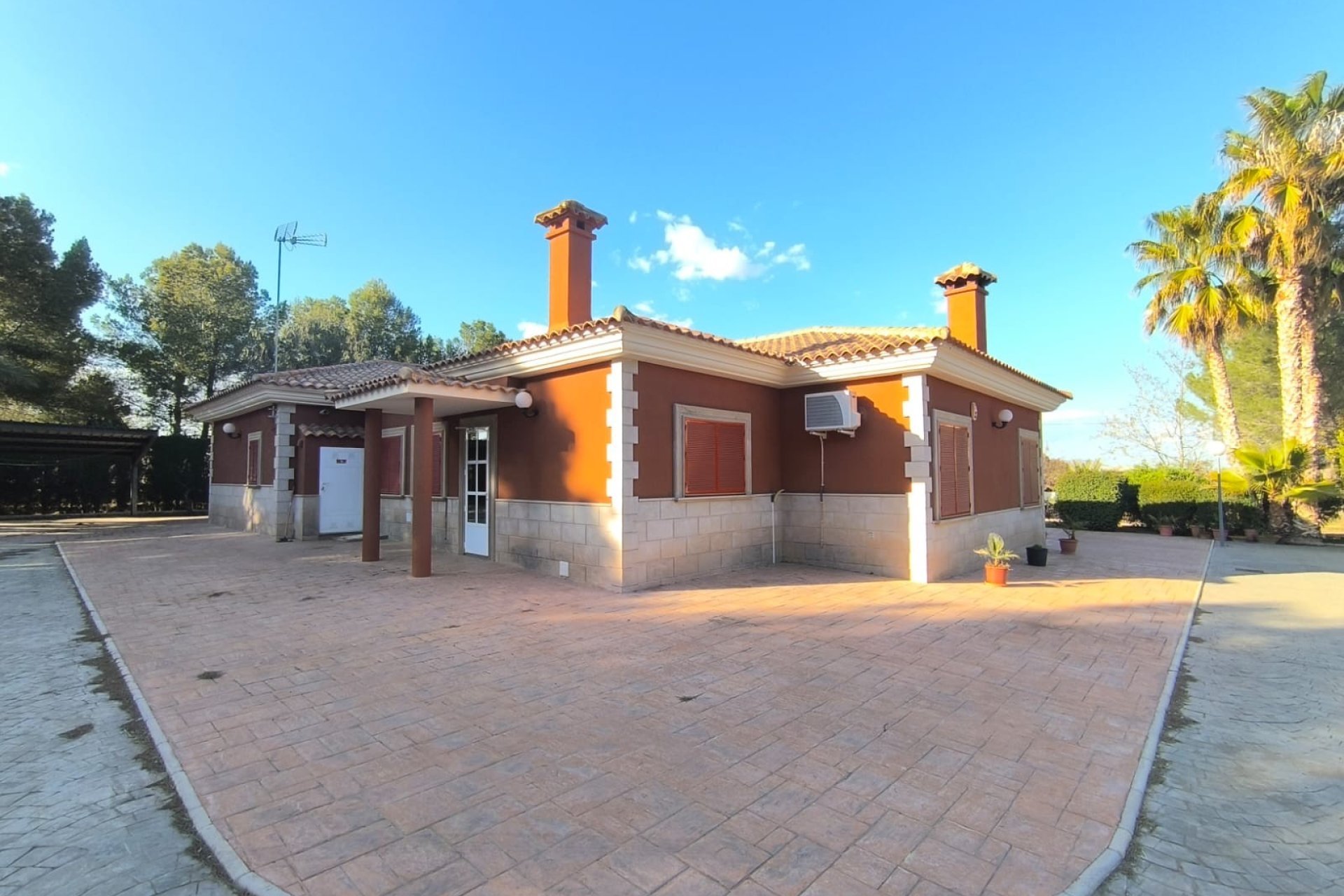 Revente - Villa -
Yecla - Inland