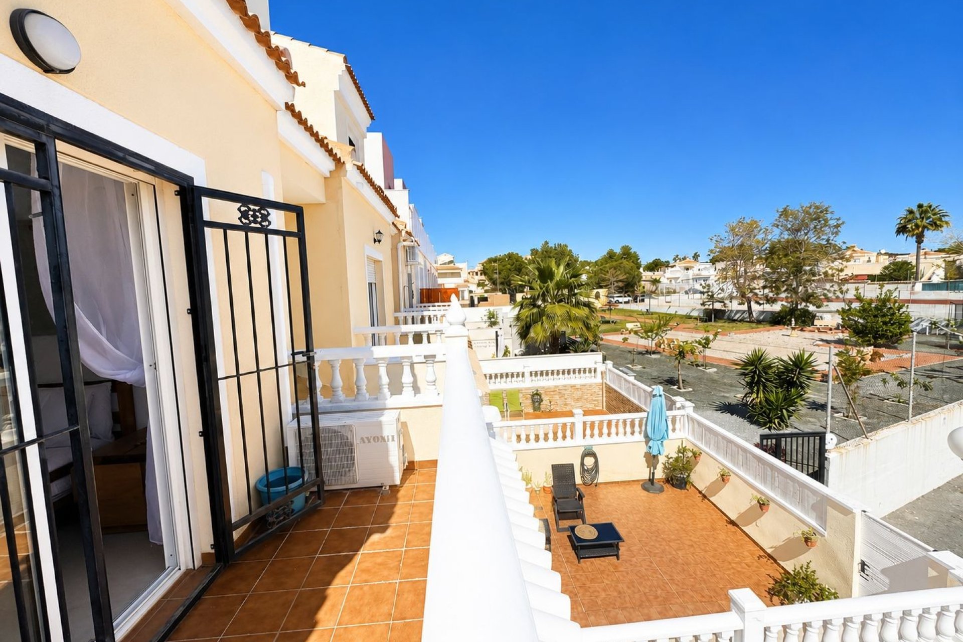 Revânzare - Casă înșiruită -
Campoamor - Costa Blanca