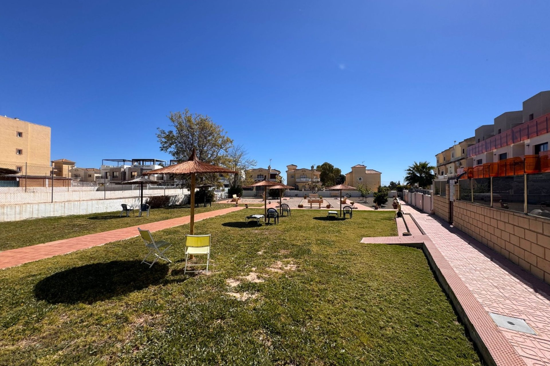 Revânzare - Casă înșiruită -
Campoamor - Costa Blanca