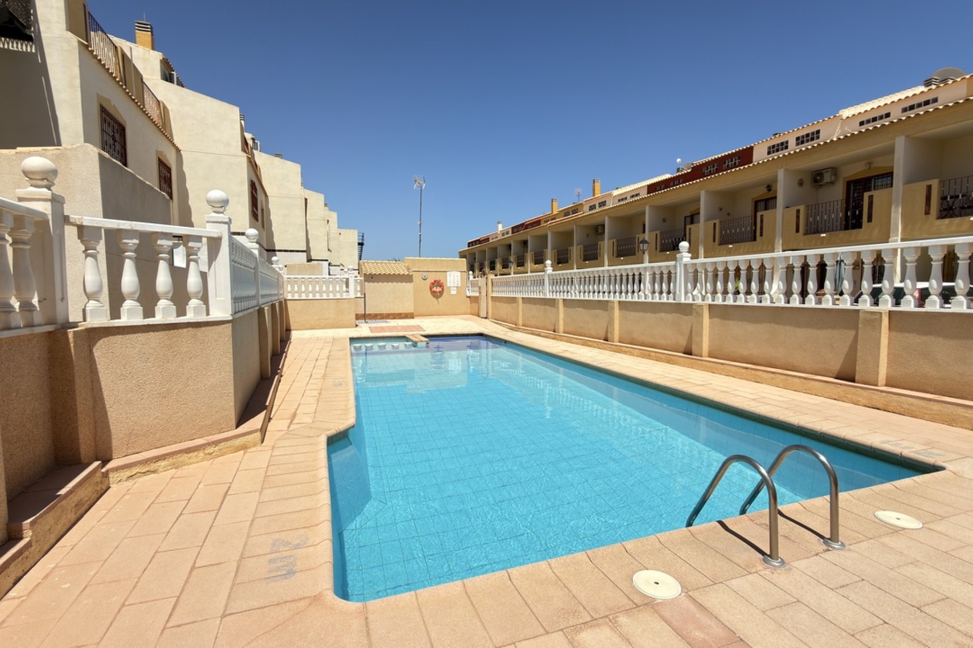 Revânzare - Casă înșiruită -
La Zenia - Costa Blanca