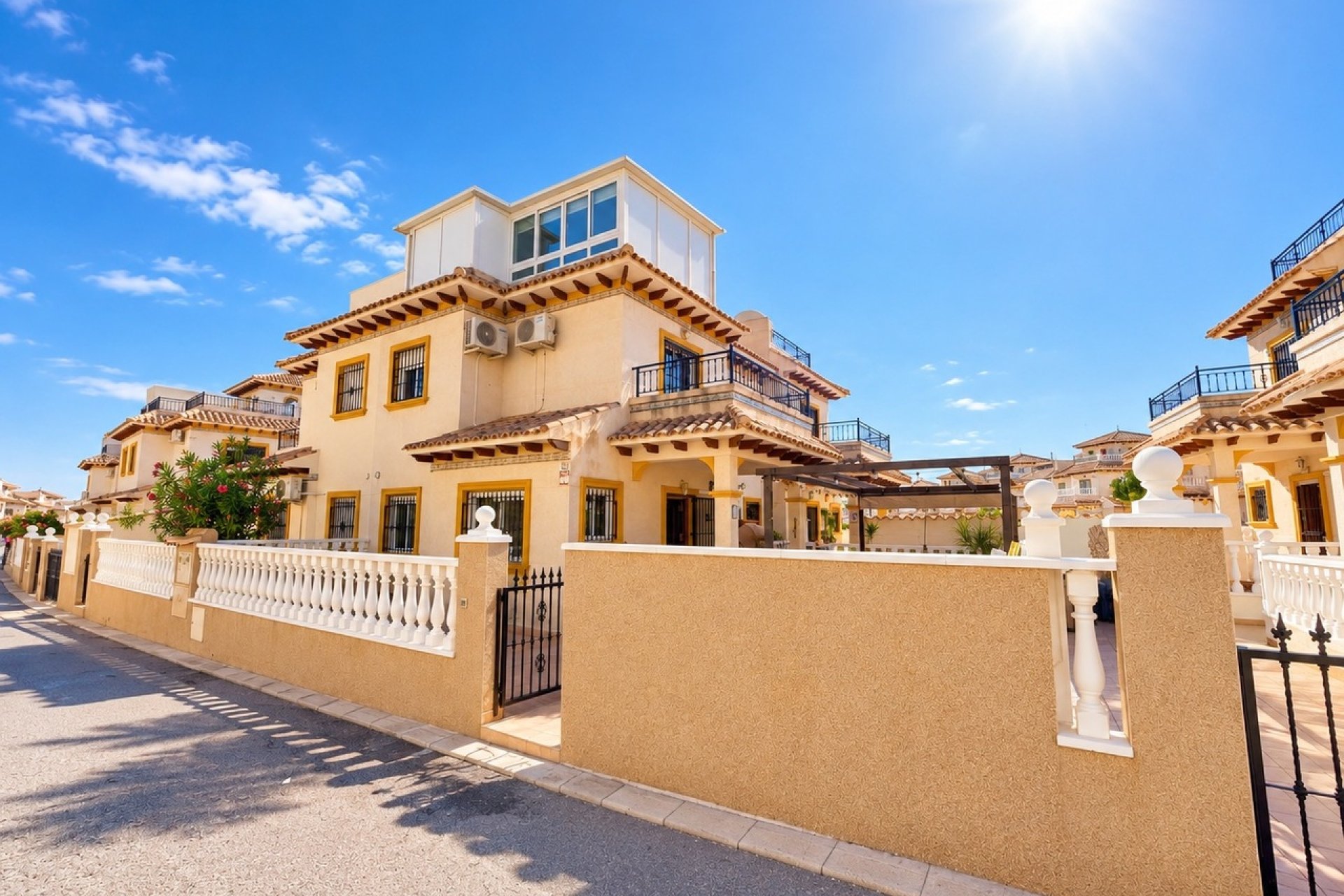 Revânzare - Casă înșiruită -
La Zenia - Costa Blanca