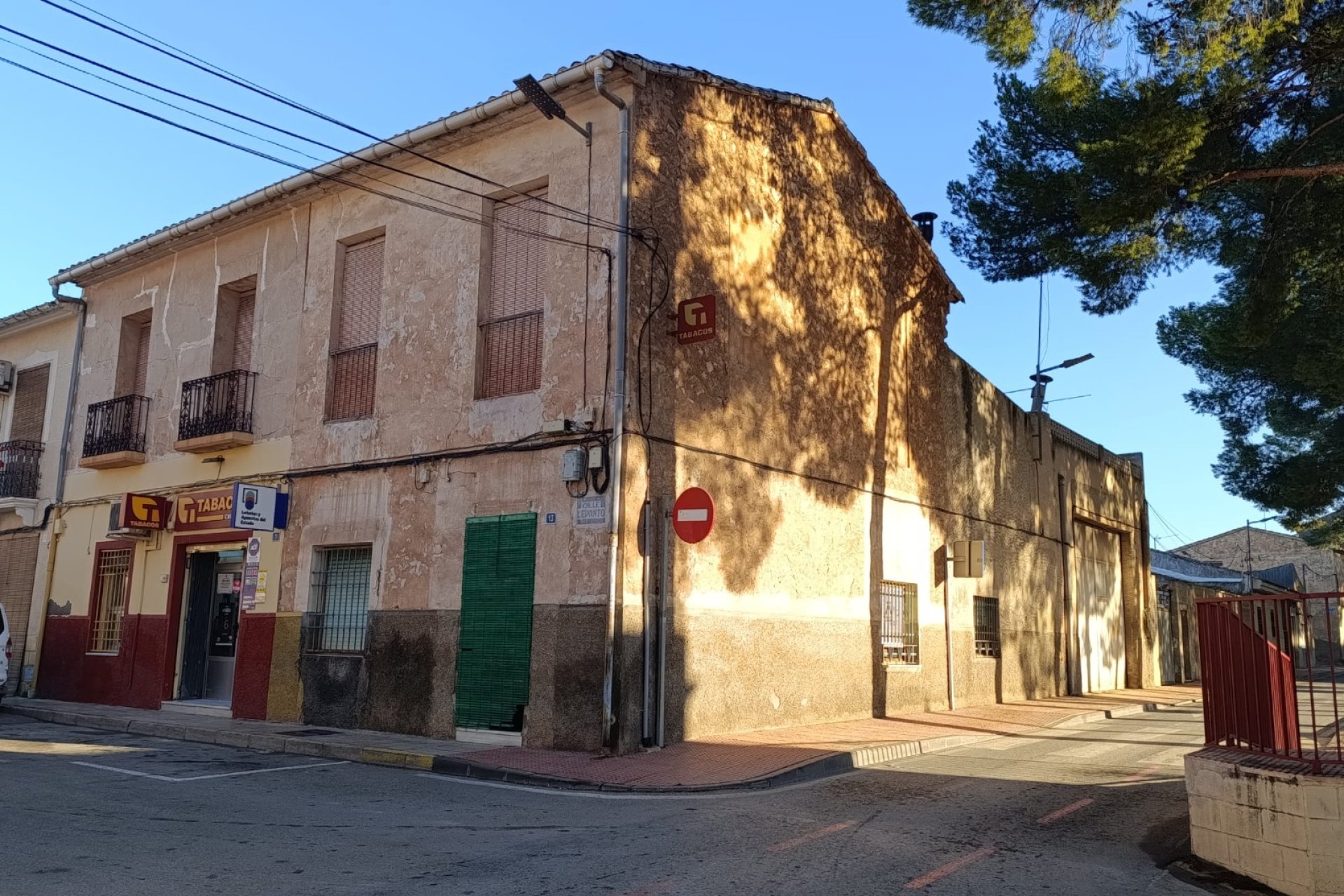 Revânzare - Casă înșiruită -
Pinoso - Inland