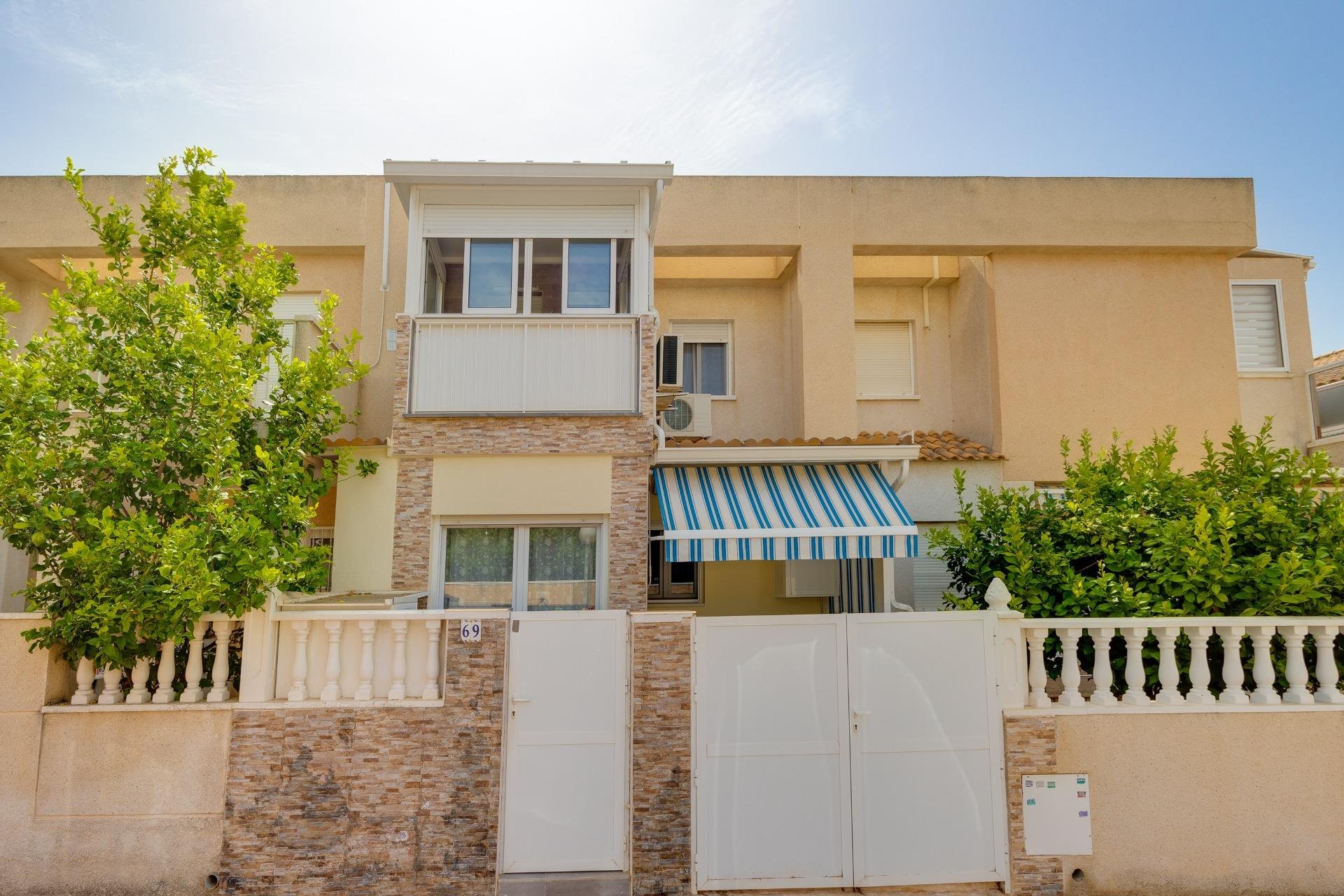 Revânzare - Casă înșiruită -
Torrevieja - Aguas Nuevas