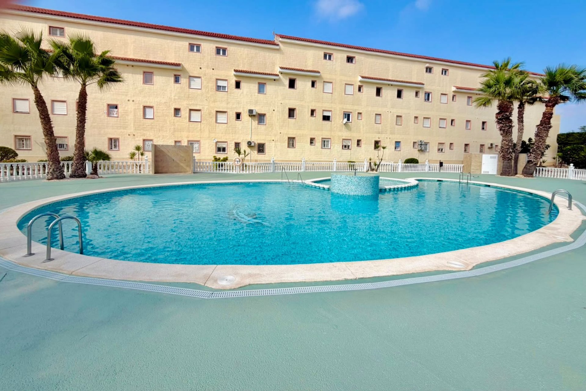 Revânzare - Casă înșiruită -
Torrevieja - Costa Blanca