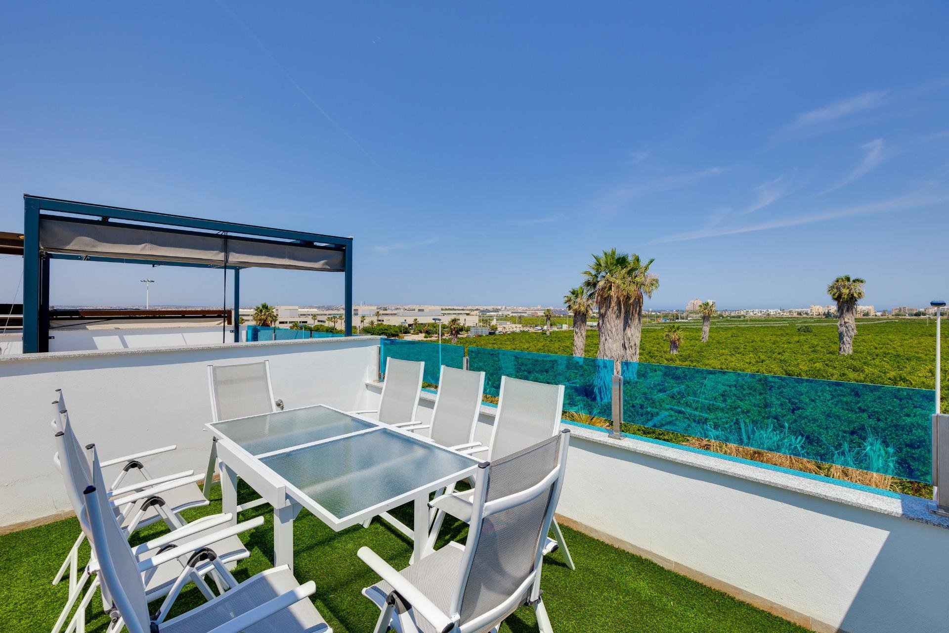 Revânzare - Casă înșiruită -
Torrevieja - Los Balcones