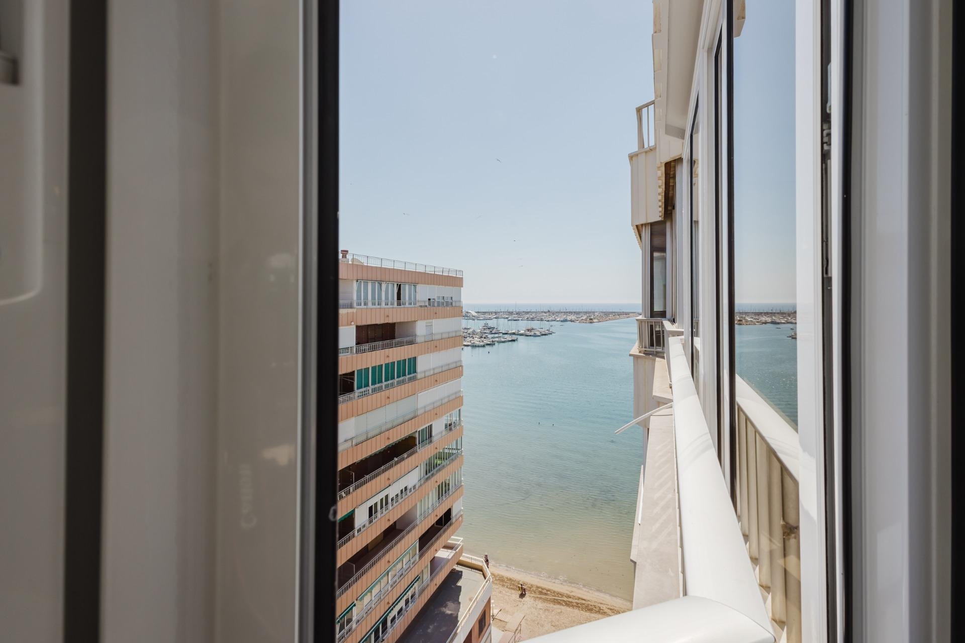 Revânzare - Mansardă -
Torrevieja - Acequion