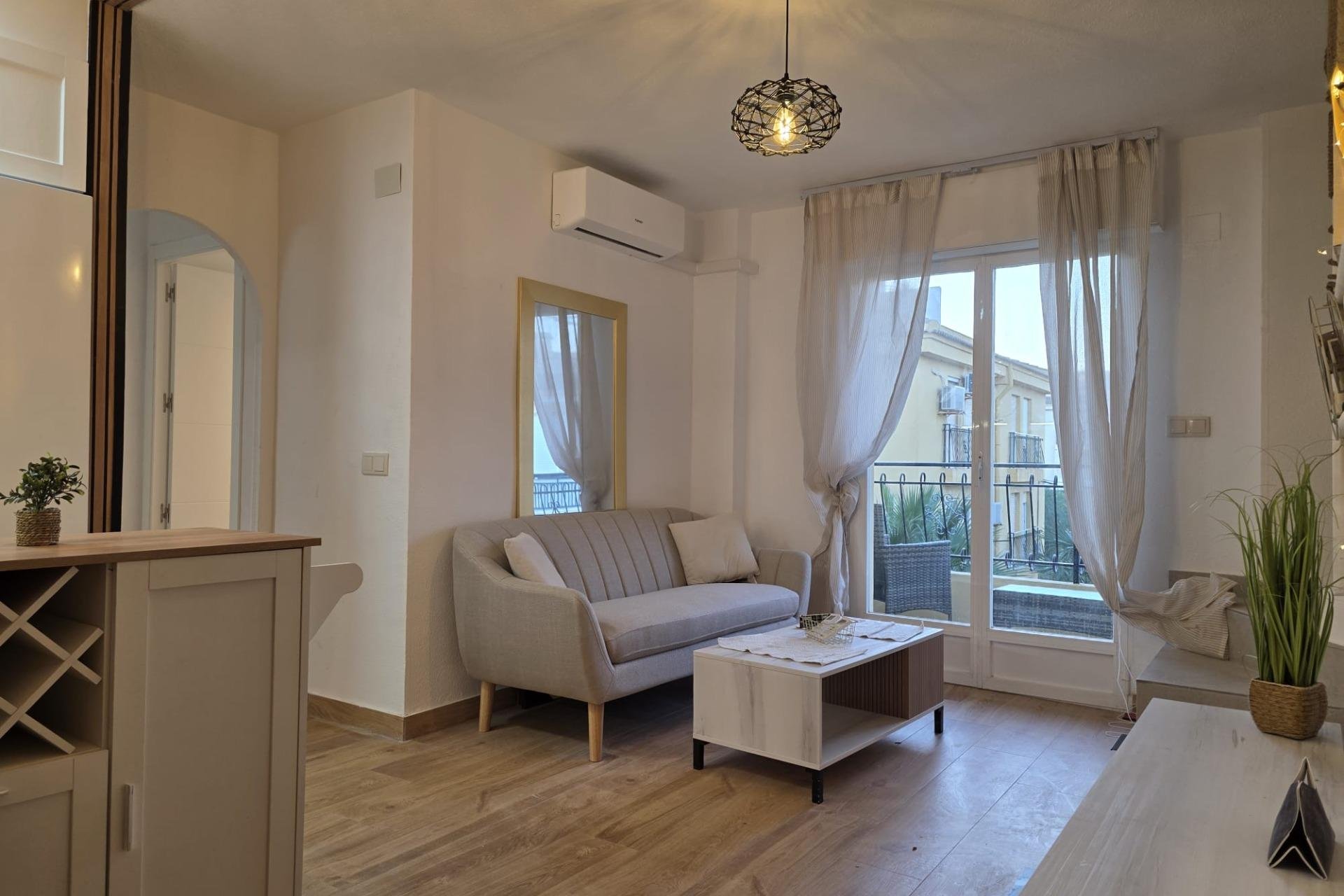 Revânzare - Mansardă -
Torrevieja - Cala Ferris