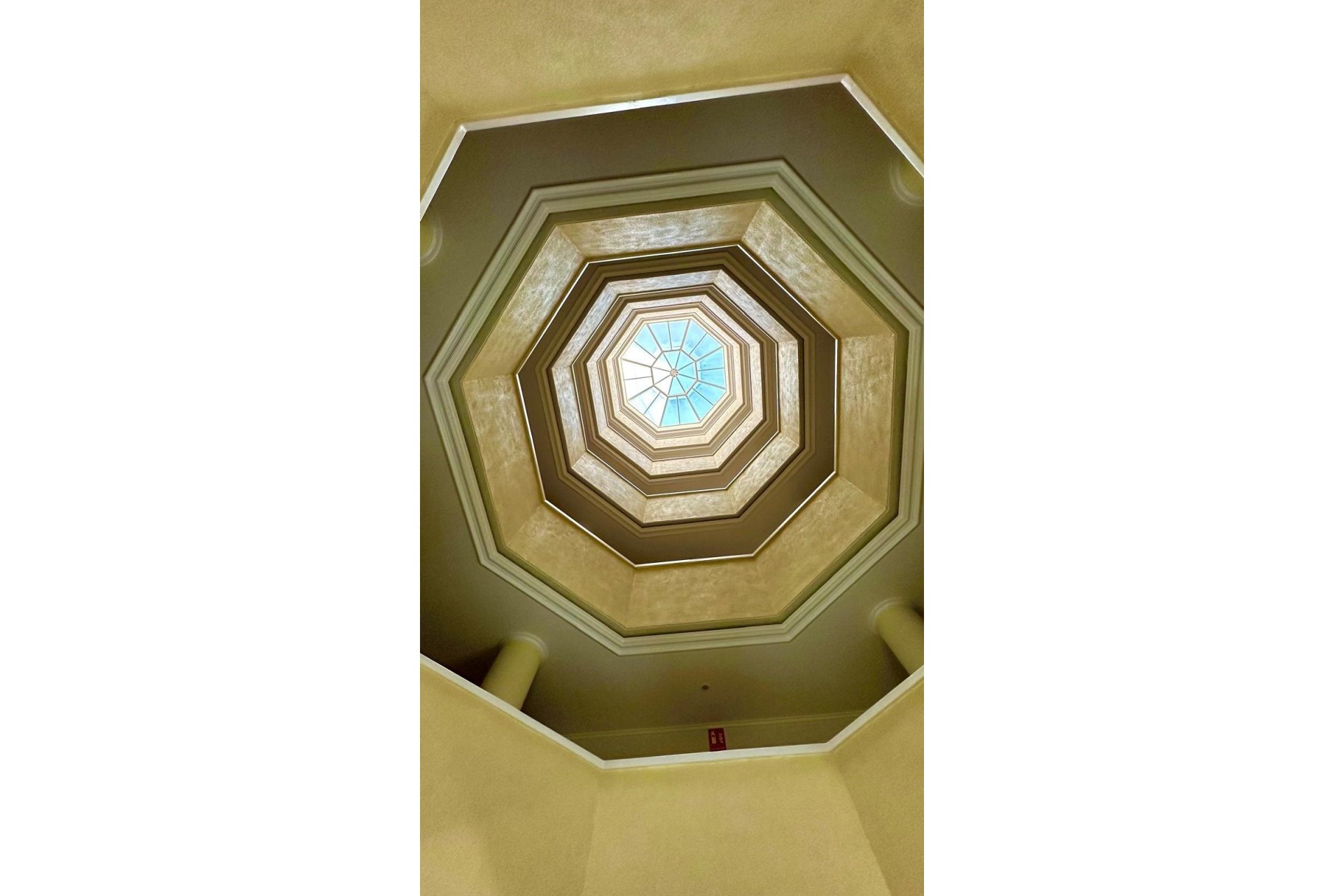 Revânzare - Mansardă -
Torrevieja - Centro