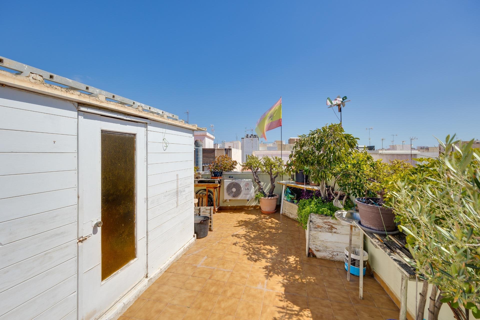 Revânzare - Mansardă -
Torrevieja - Centro