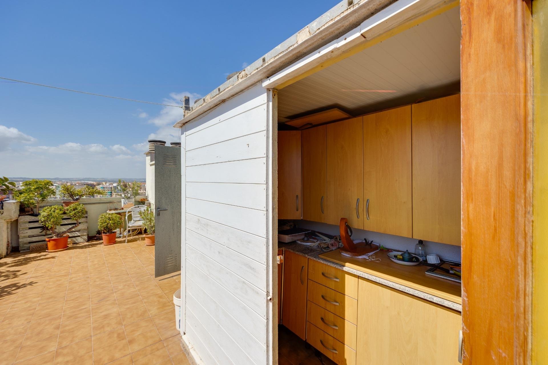 Revânzare - Mansardă -
Torrevieja - Centro