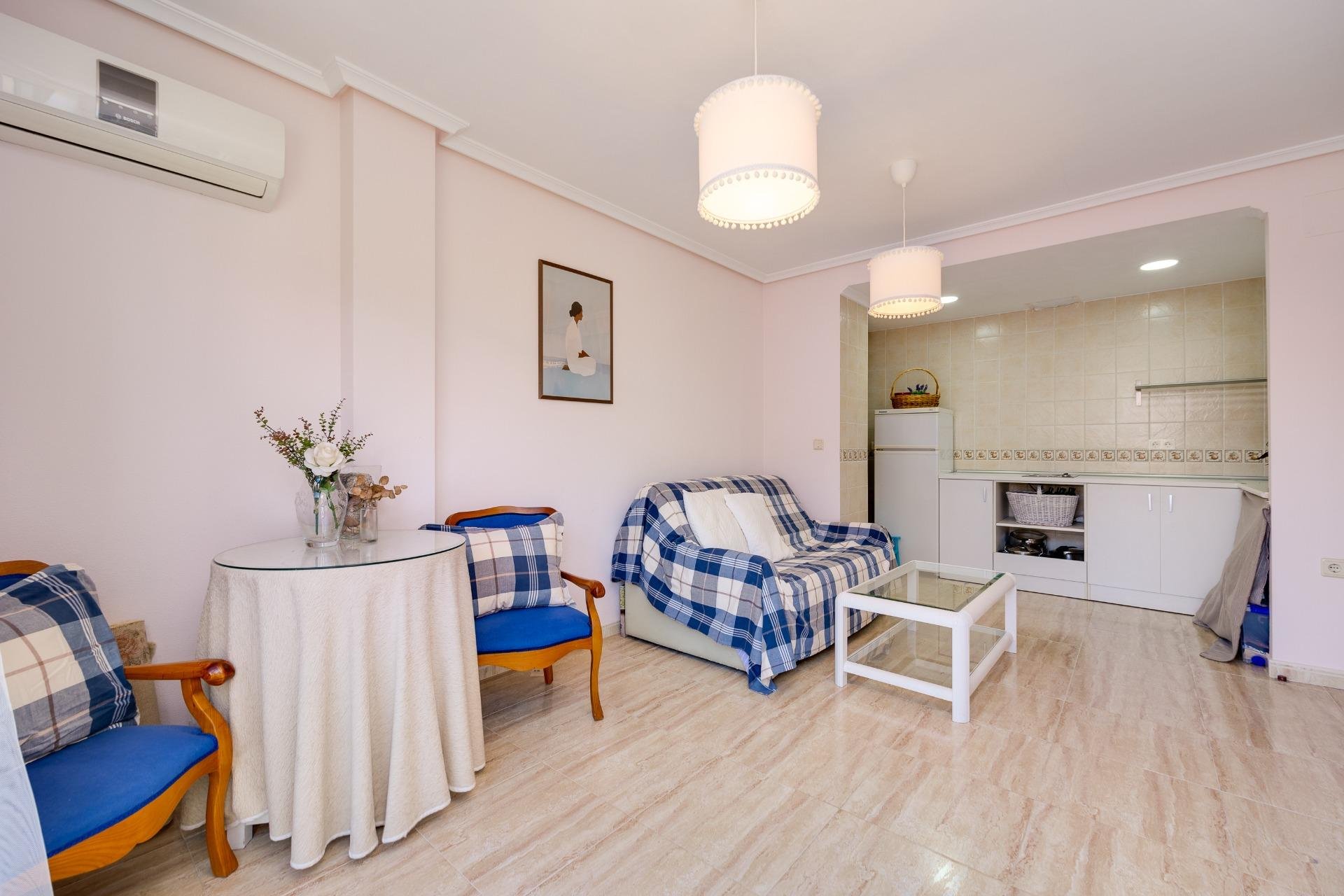 Revânzare - Mansardă -
Torrevieja - Centro