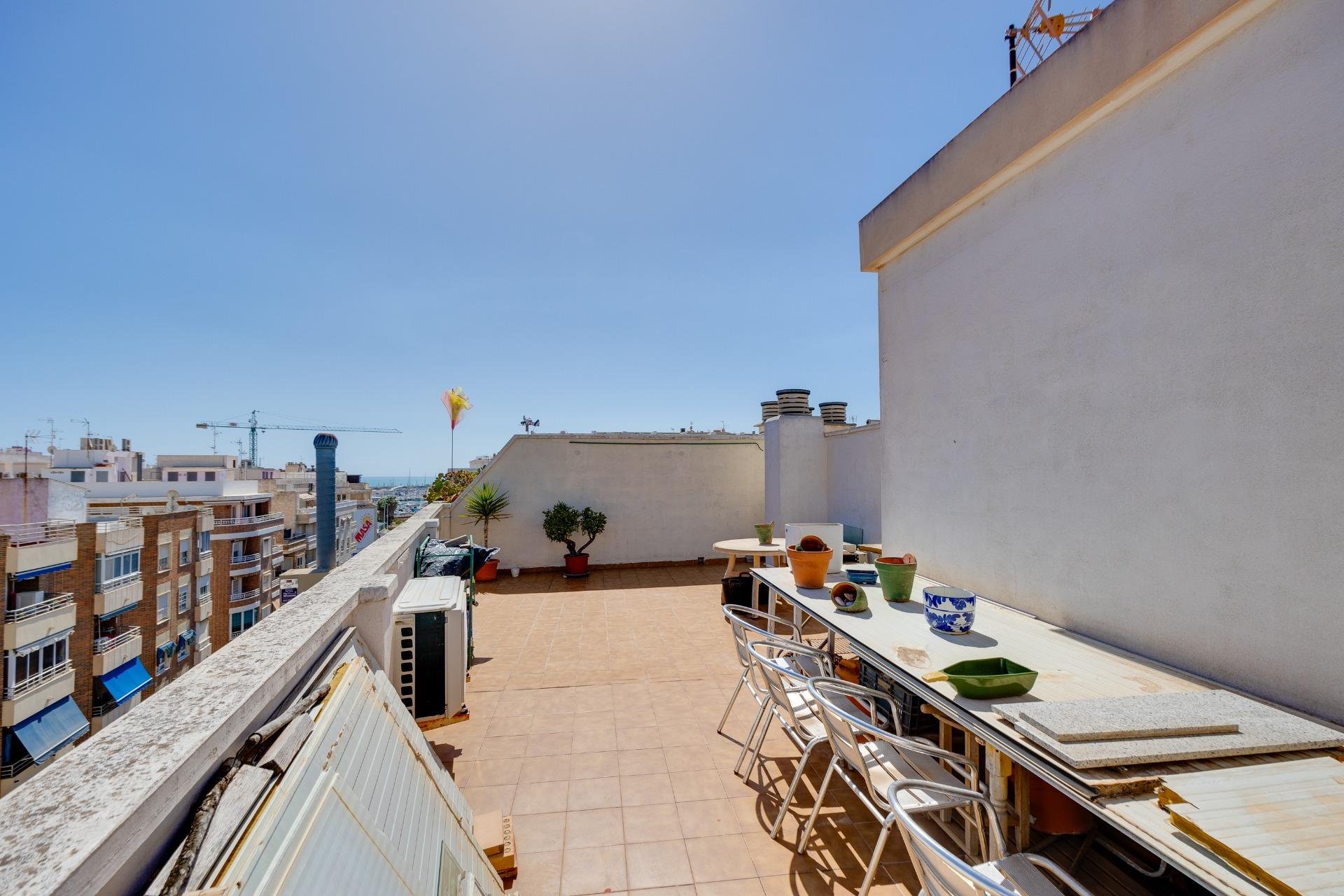 Revânzare - Mansardă -
Torrevieja - Centro