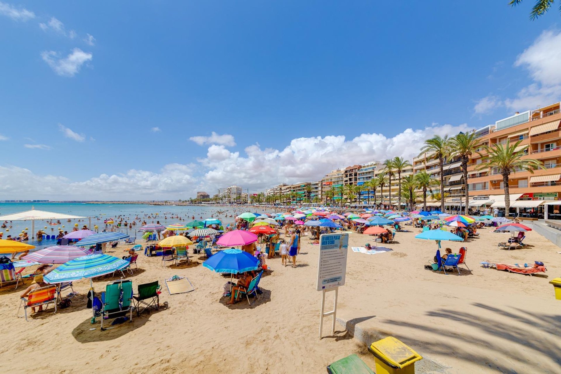 Revânzare - Mansardă -
Torrevieja - Centro