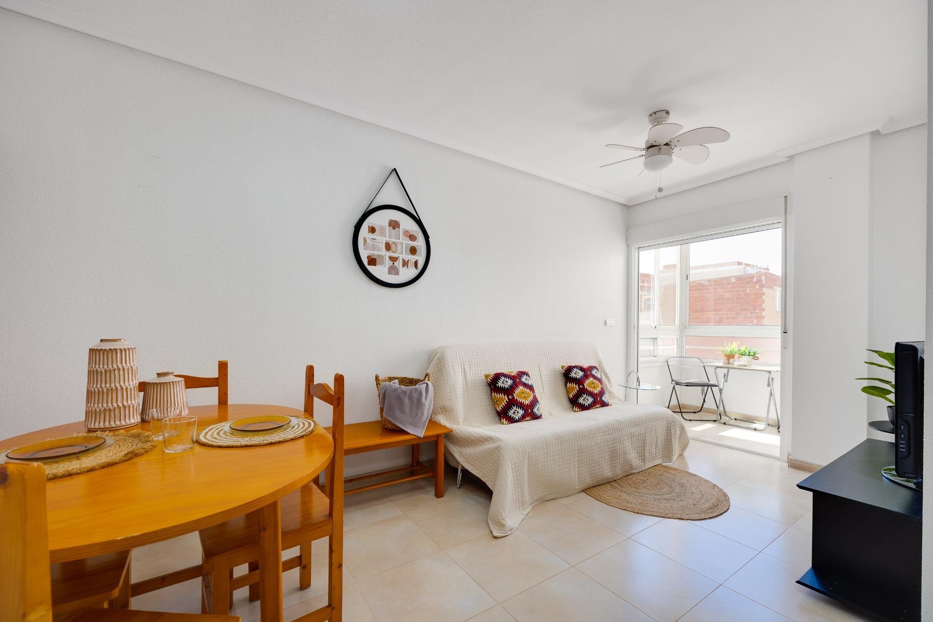 Revânzare - Mansardă -
Torrevieja - Centro