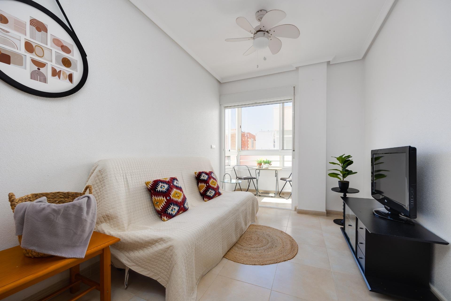 Revânzare - Mansardă -
Torrevieja - Centro