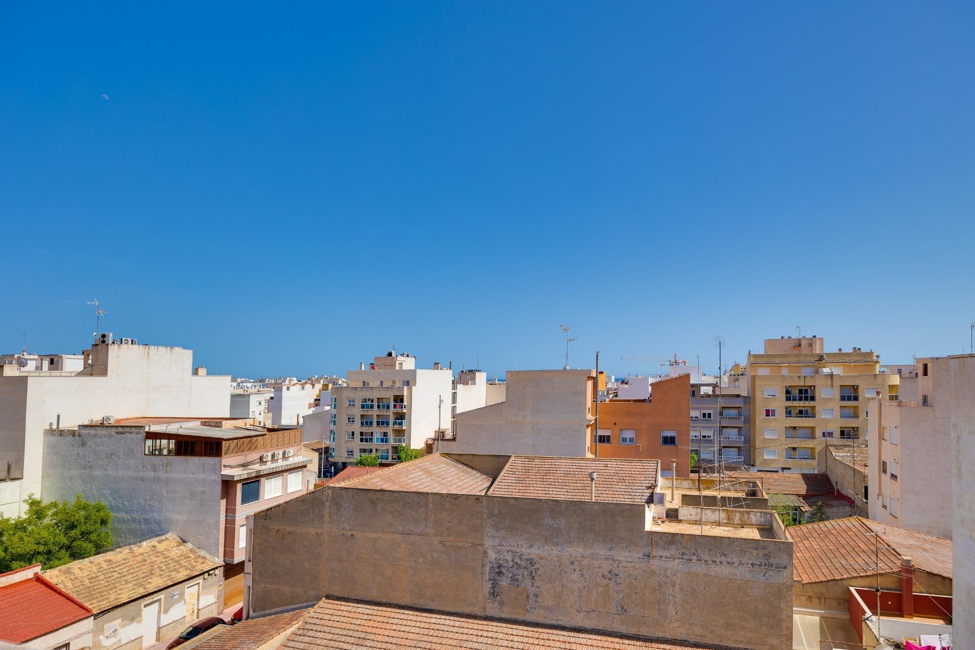 Revânzare - Mansardă -
Torrevieja - Centro