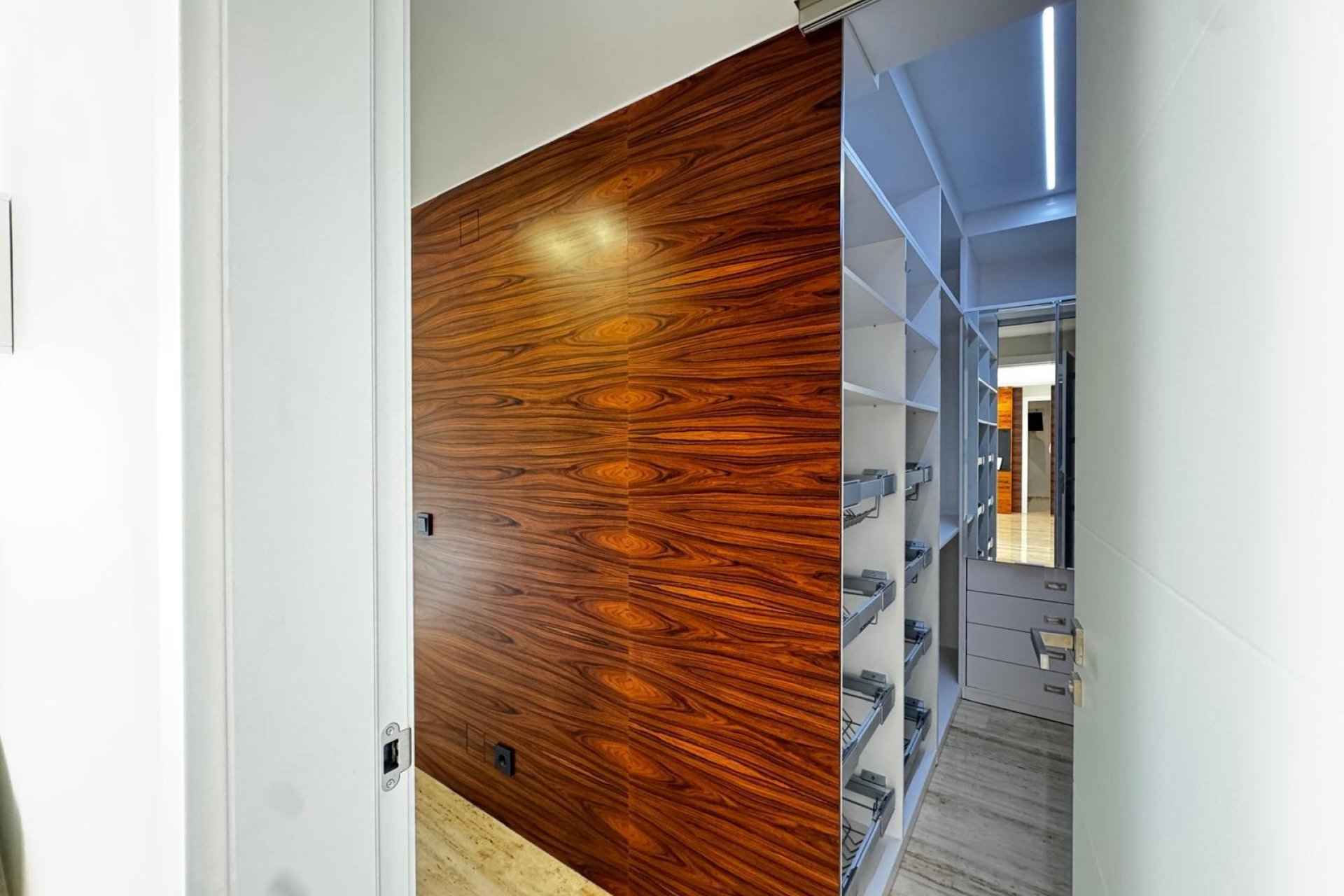 Revânzare - Mansardă -
Torrevieja - Estacion De Autobuses