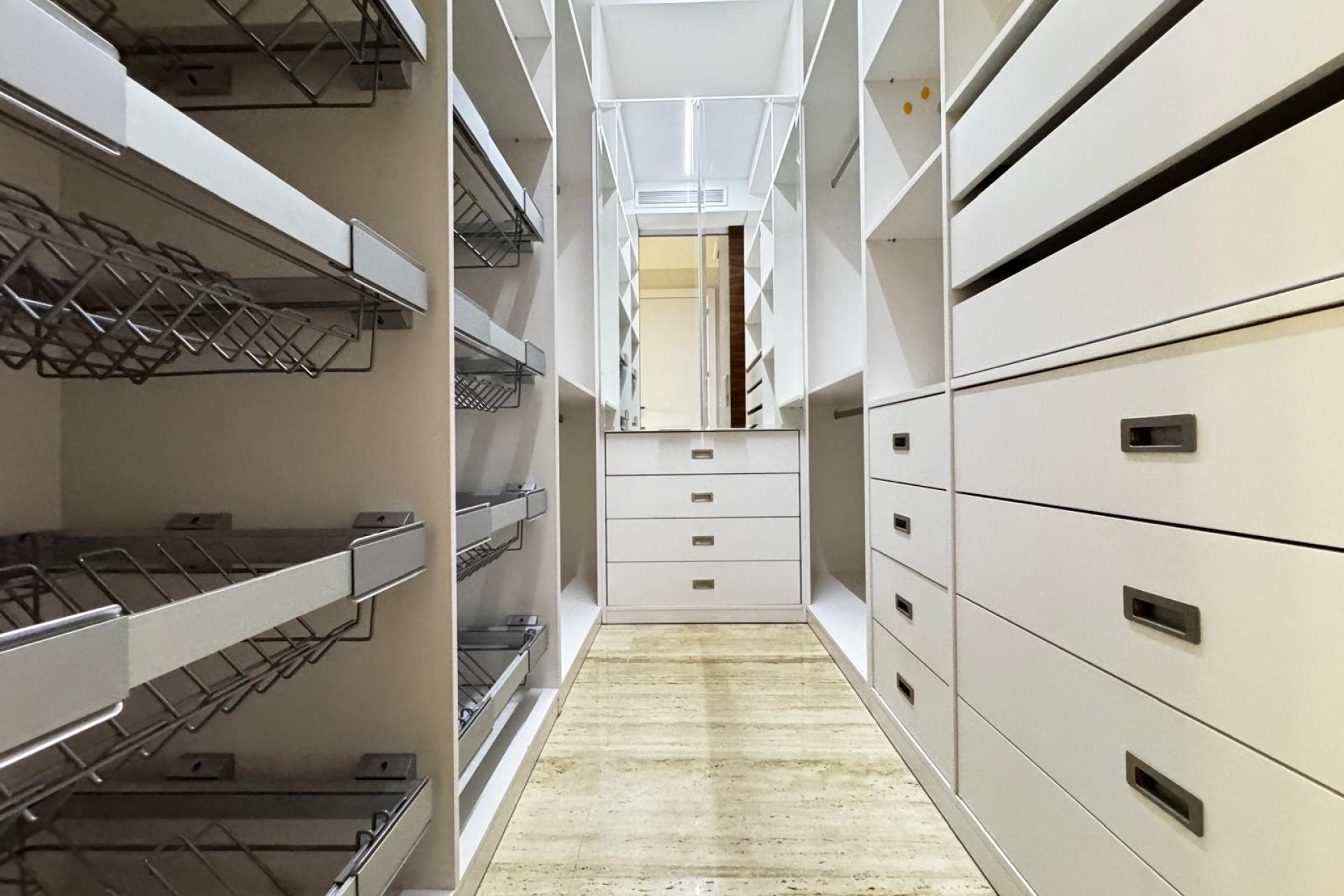 Revânzare - Mansardă -
Torrevieja - Estacion De Autobuses